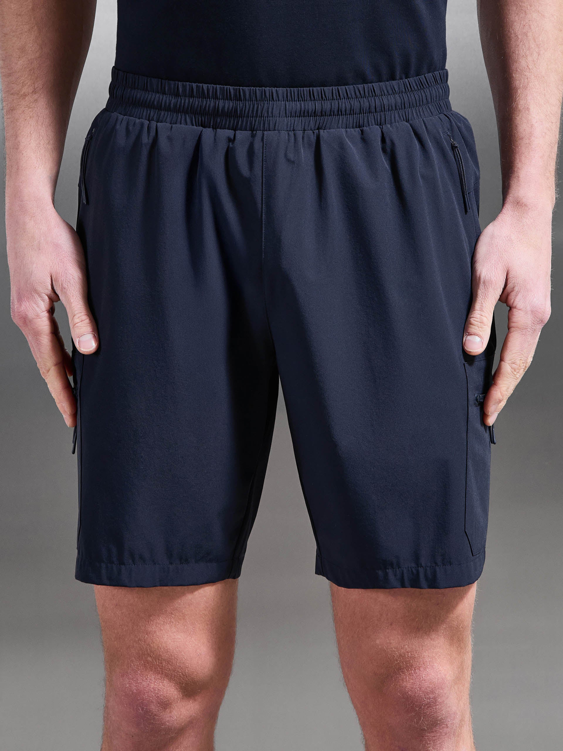 Mens Active Cargo Short in Navy