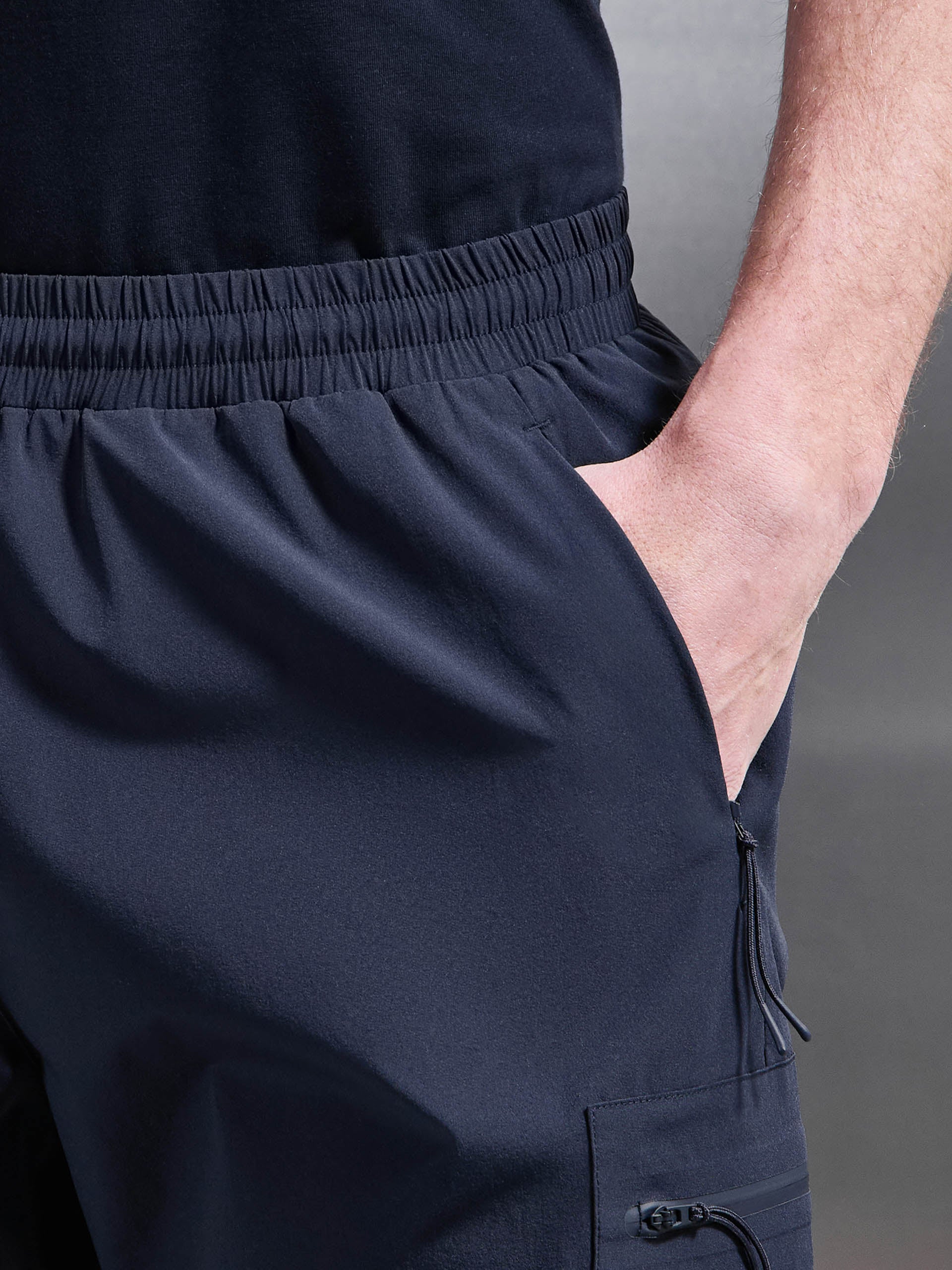 Mens Active Cargo Short in Navy