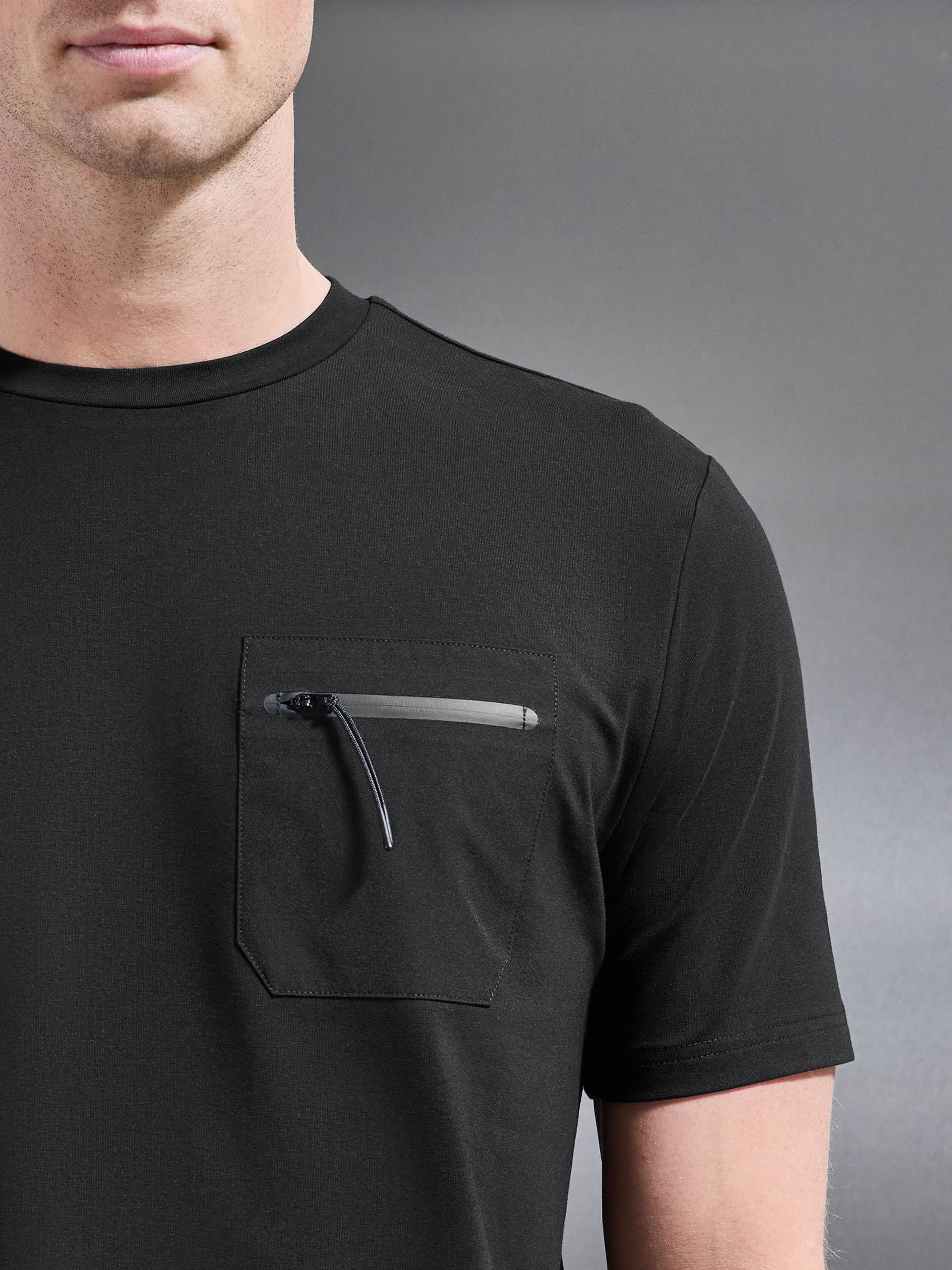 Mens Active Cargo T-Shirt in Black