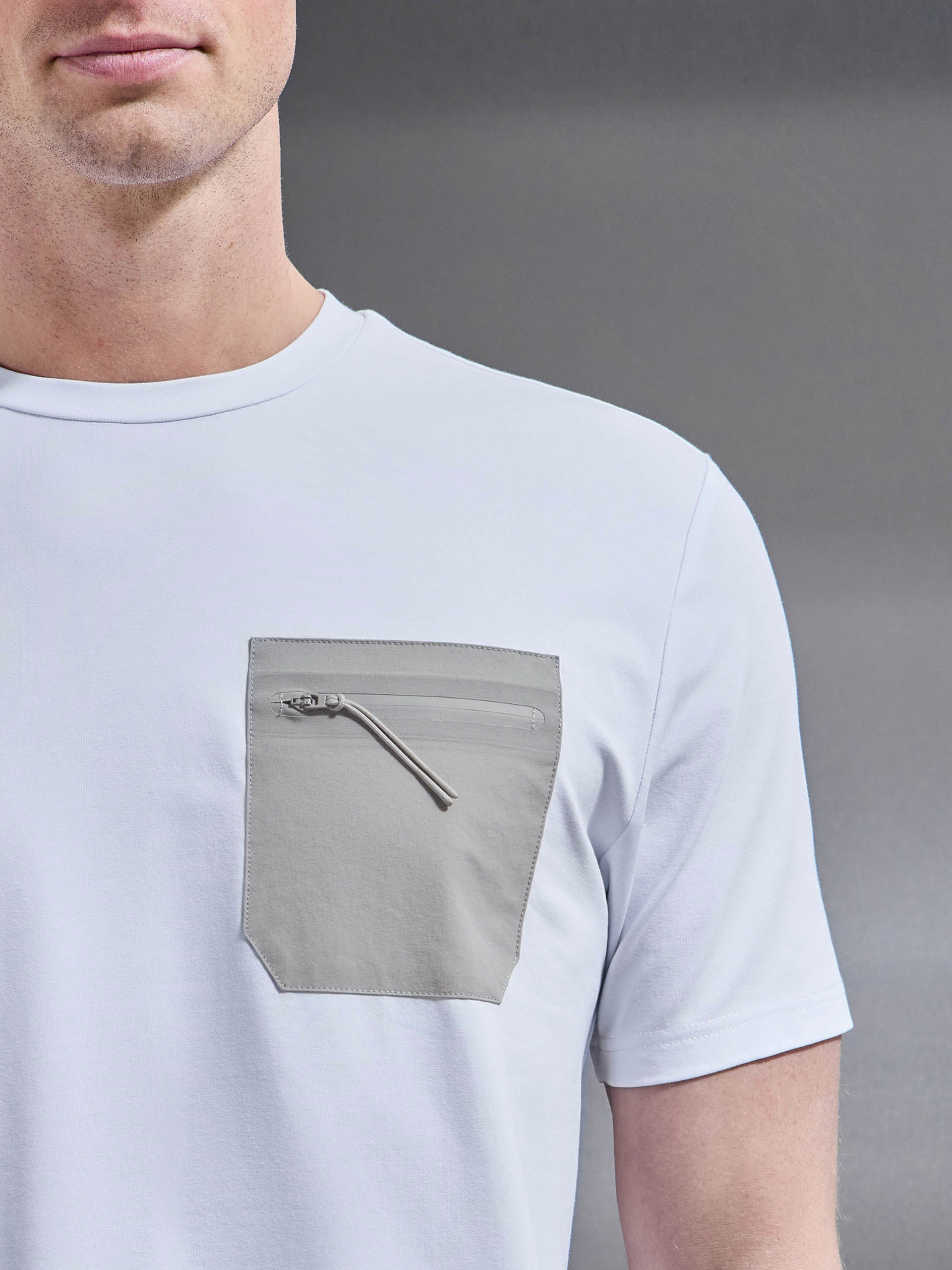 Mens Active Cargo T-Shirt in White Stone