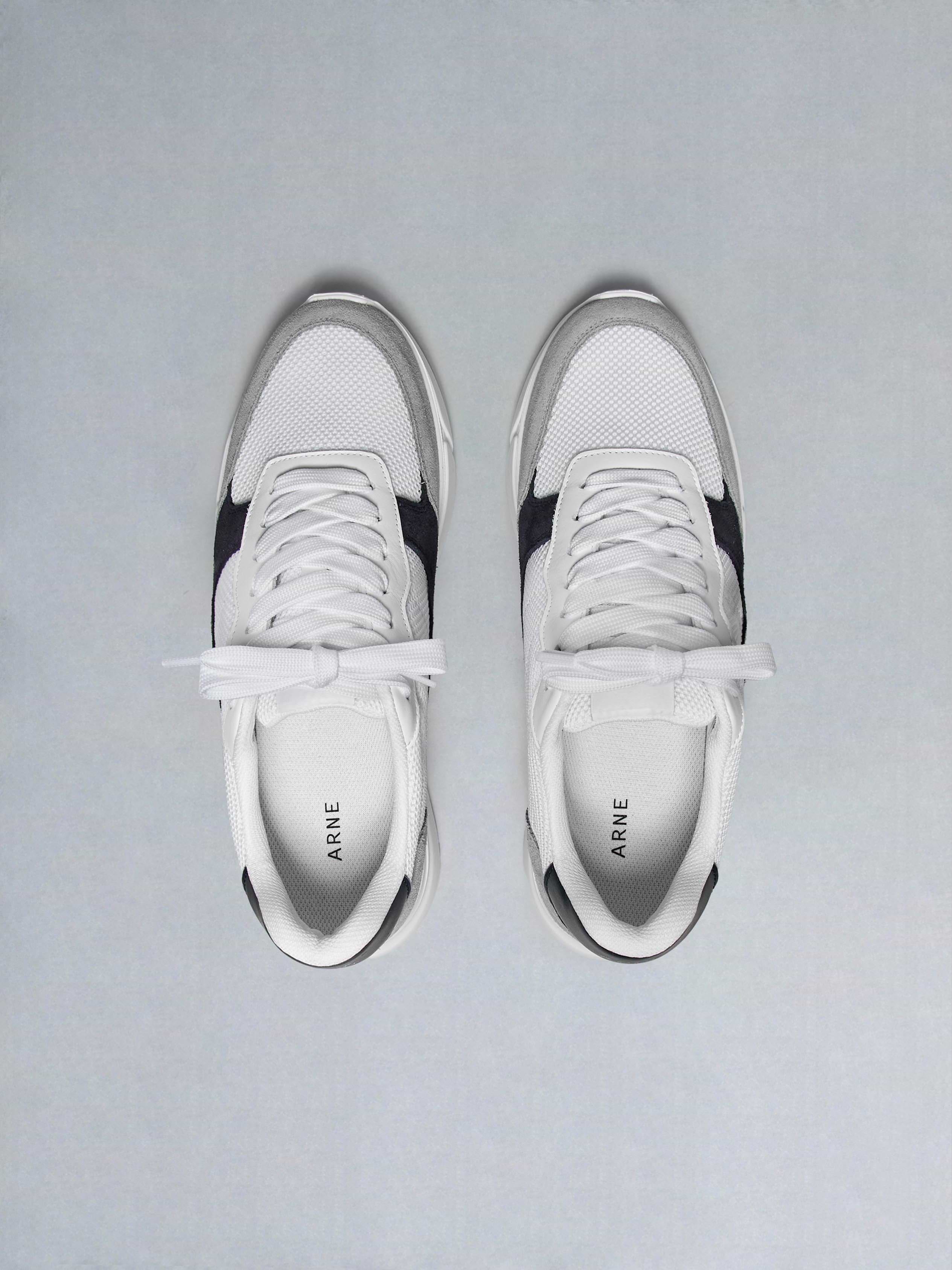 Active Runner in White Navy