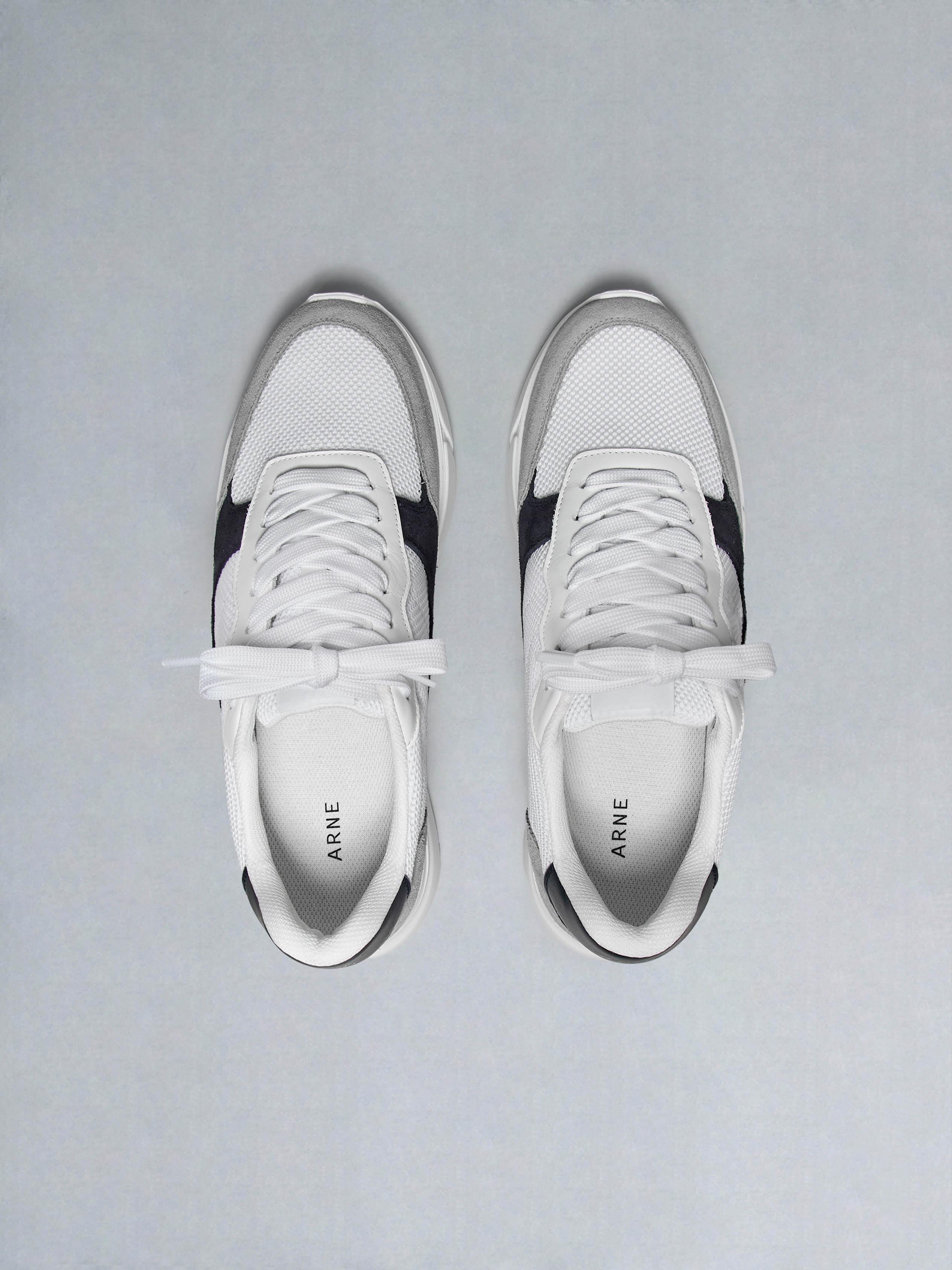 Mens Active Runner in White Navy