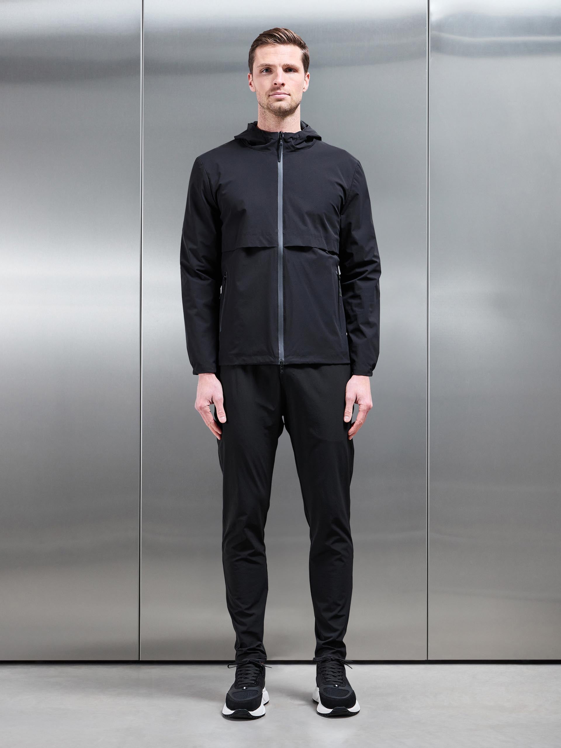 Mens Active Shell Windbreaker in Black