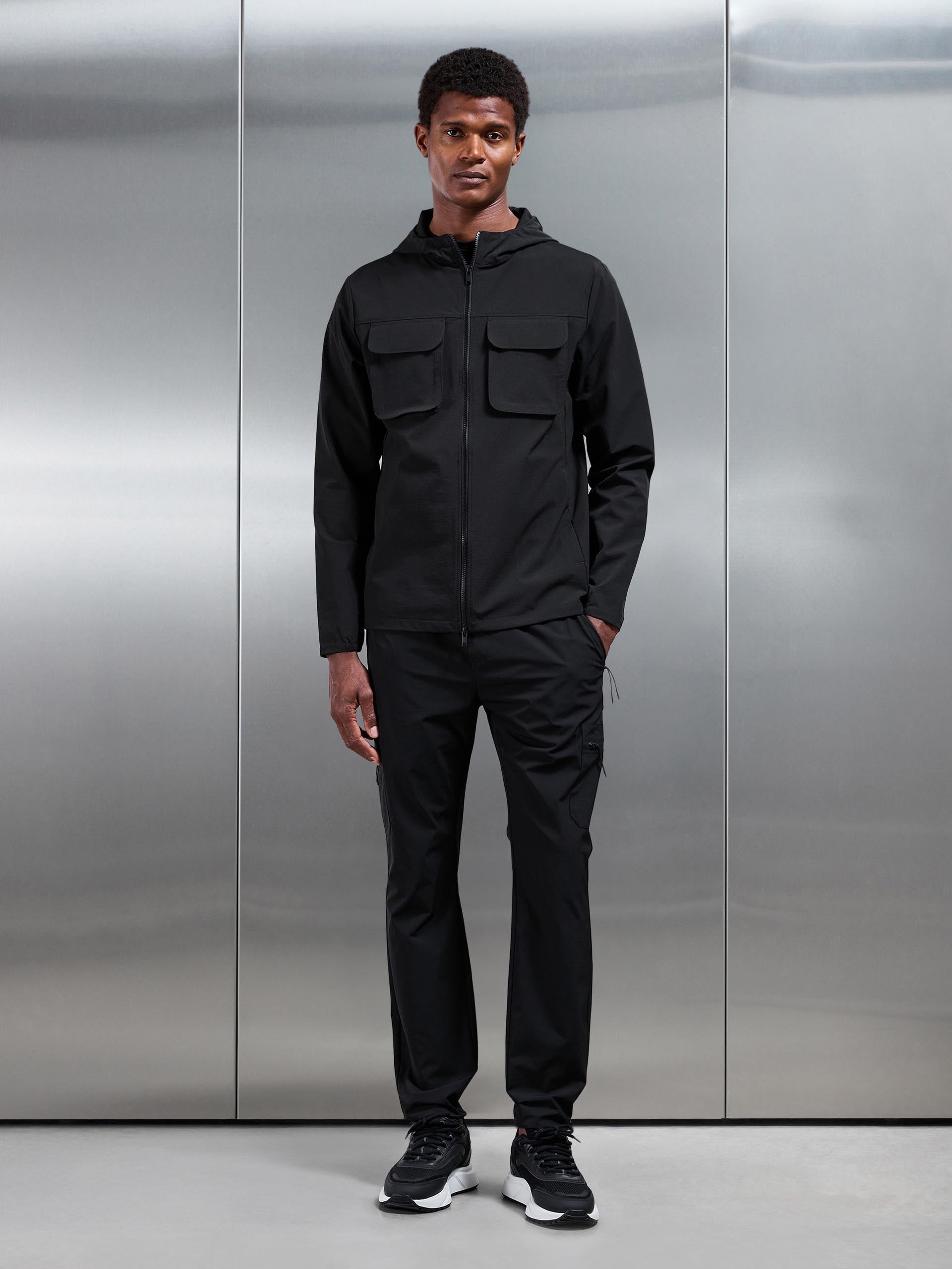 Mens Active Technical Cargo Pant in Black