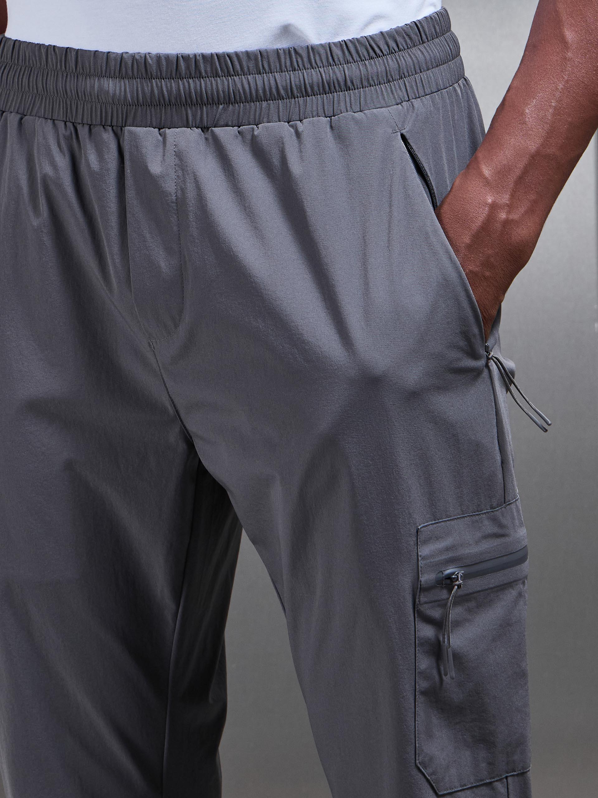 Mens Active Technical Cargo Pant in Grey