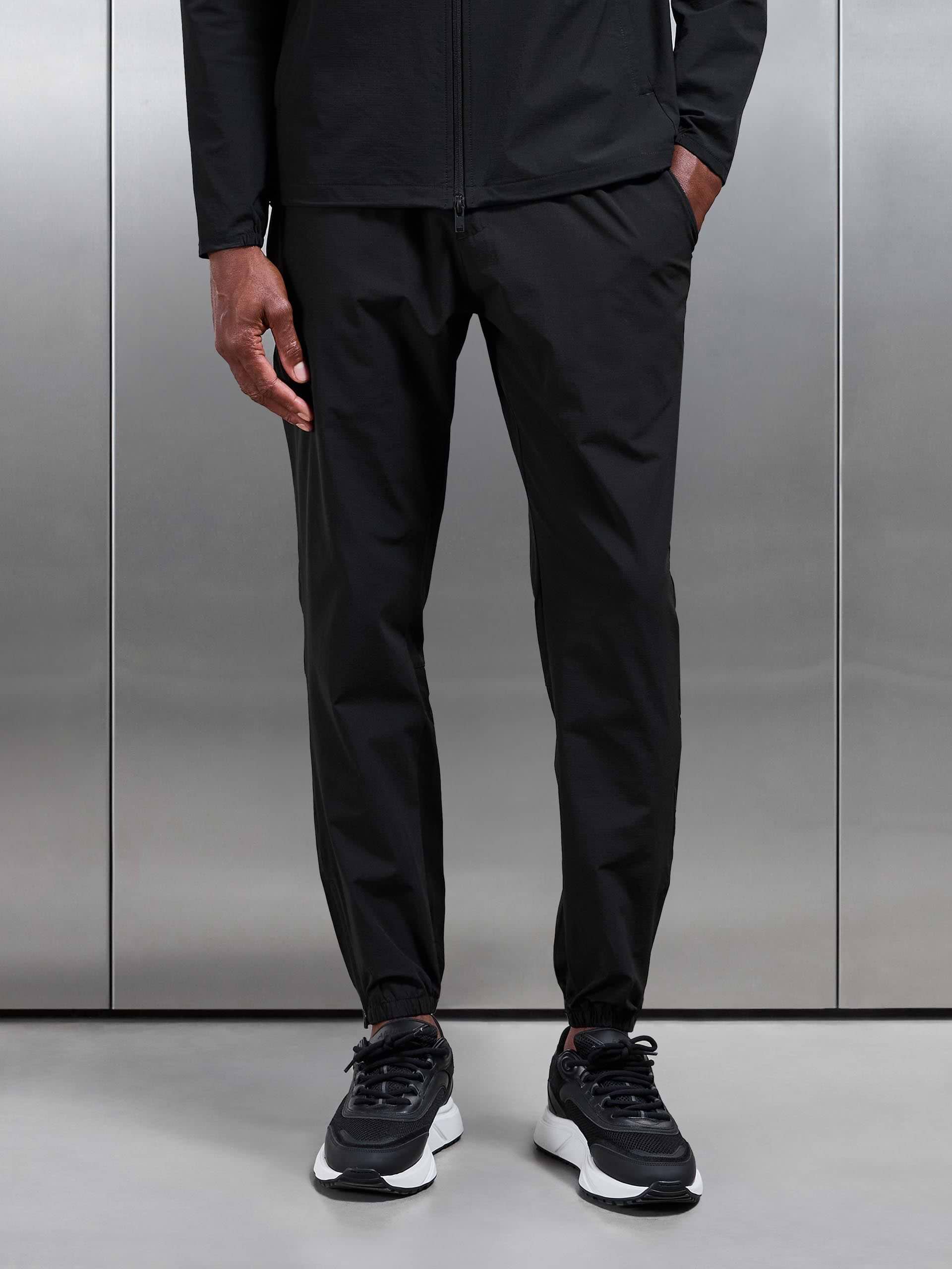 Active Technical Cuffed Trackpant in Black