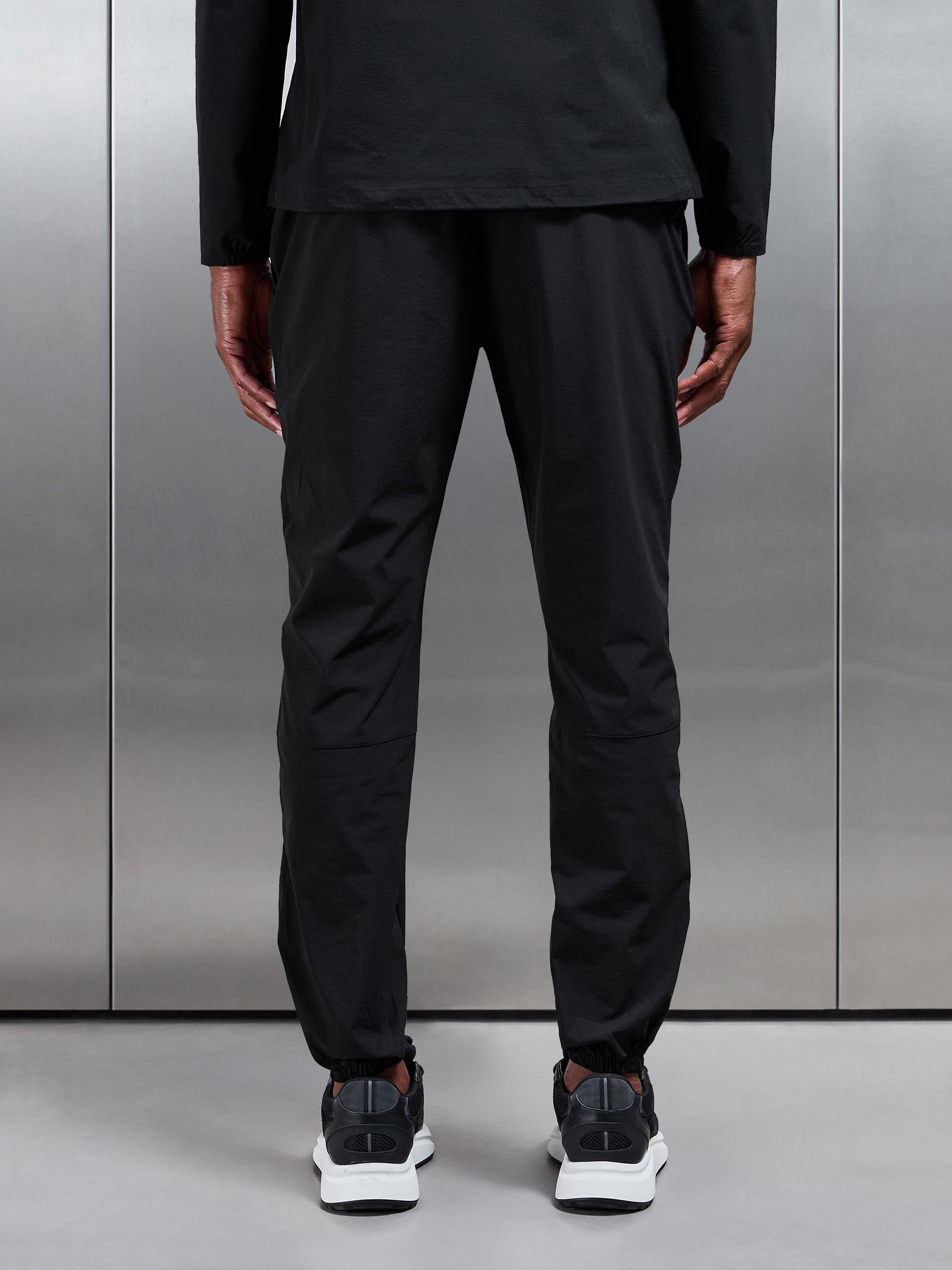Mens Active Technical Cuffed Trackpant in Black