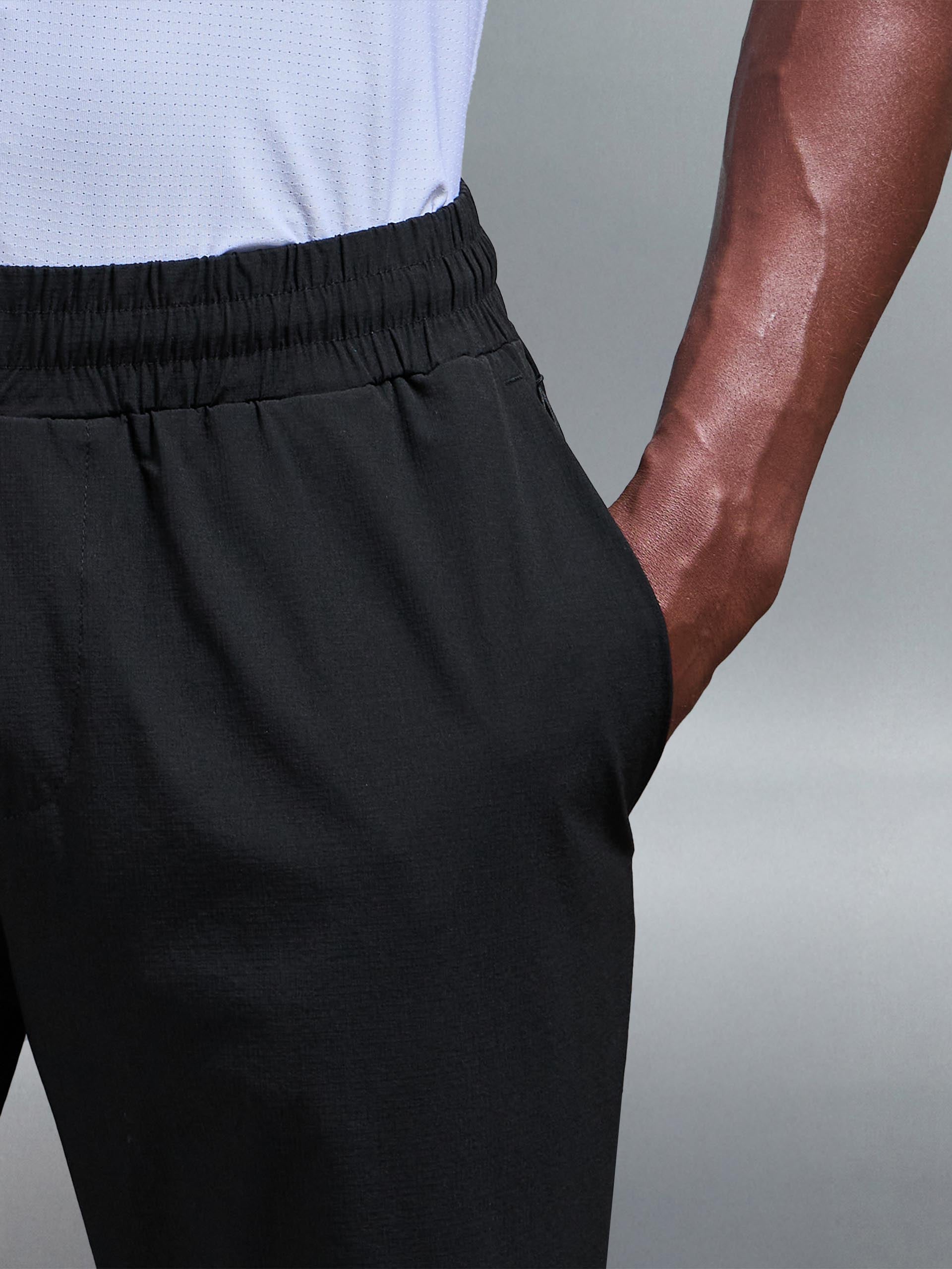 Mens Active Technical Cuffed Trackpant in Black