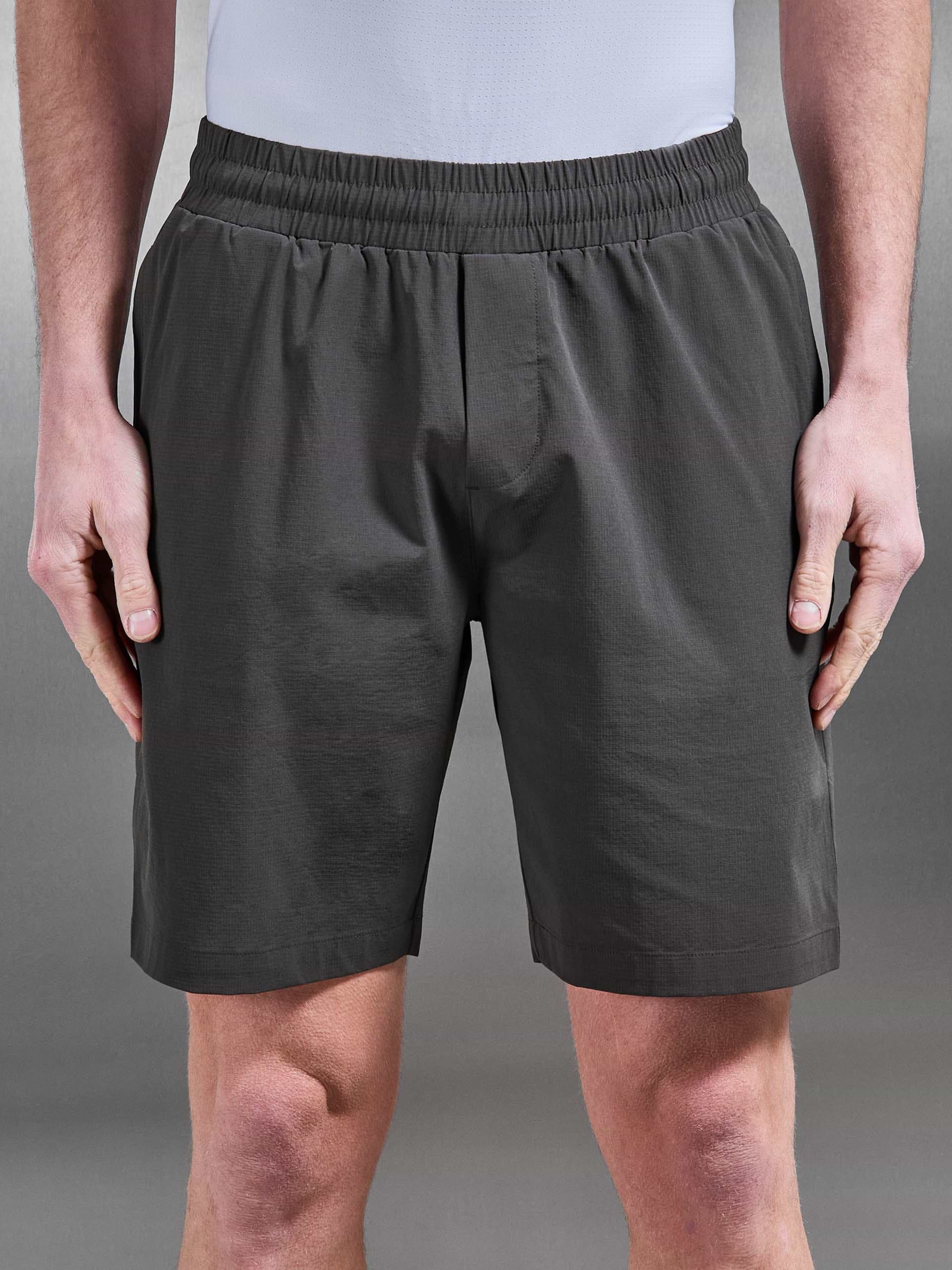 Active Technical Short in Grey