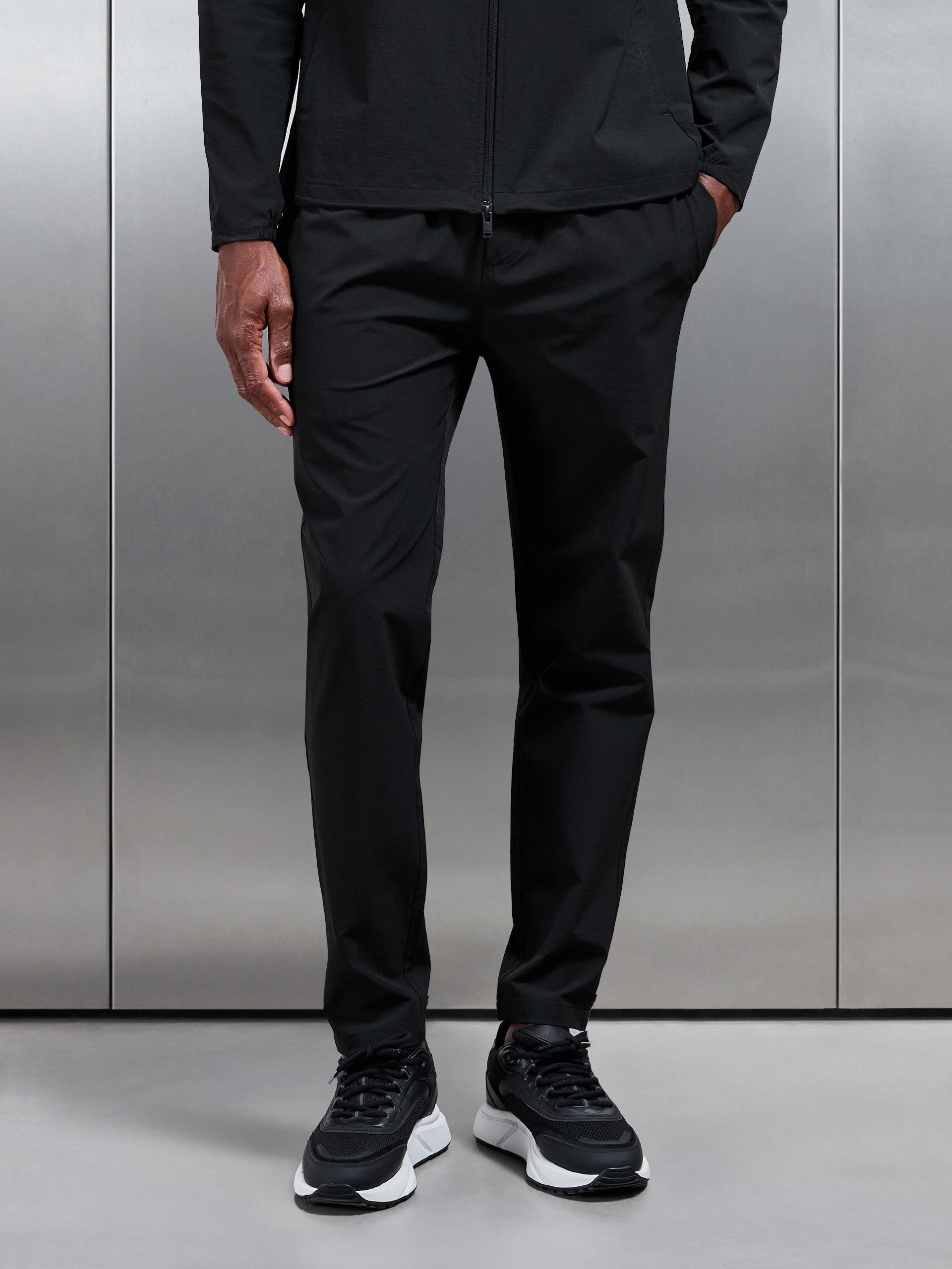 Mens Active Technical Tapered Trackpant in Black
