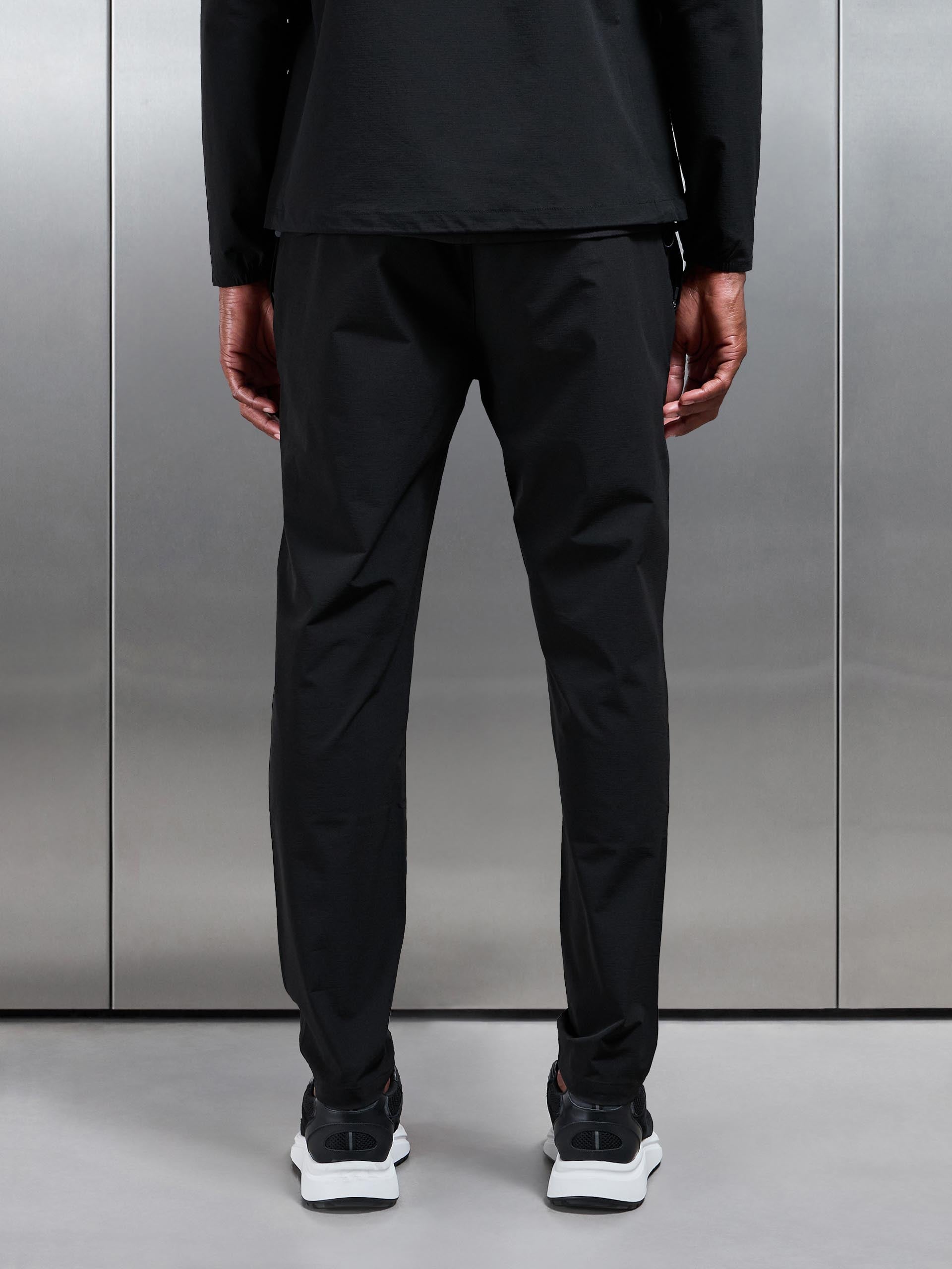 Mens Active Technical Tapered Trackpant in Black
