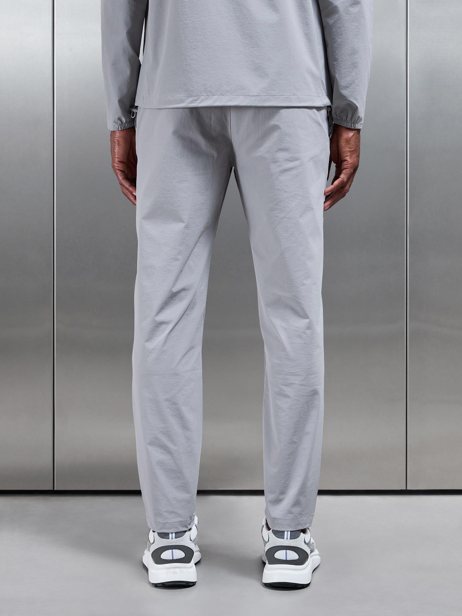 Mens Active Technical Tapered Trackpant in Mid Grey