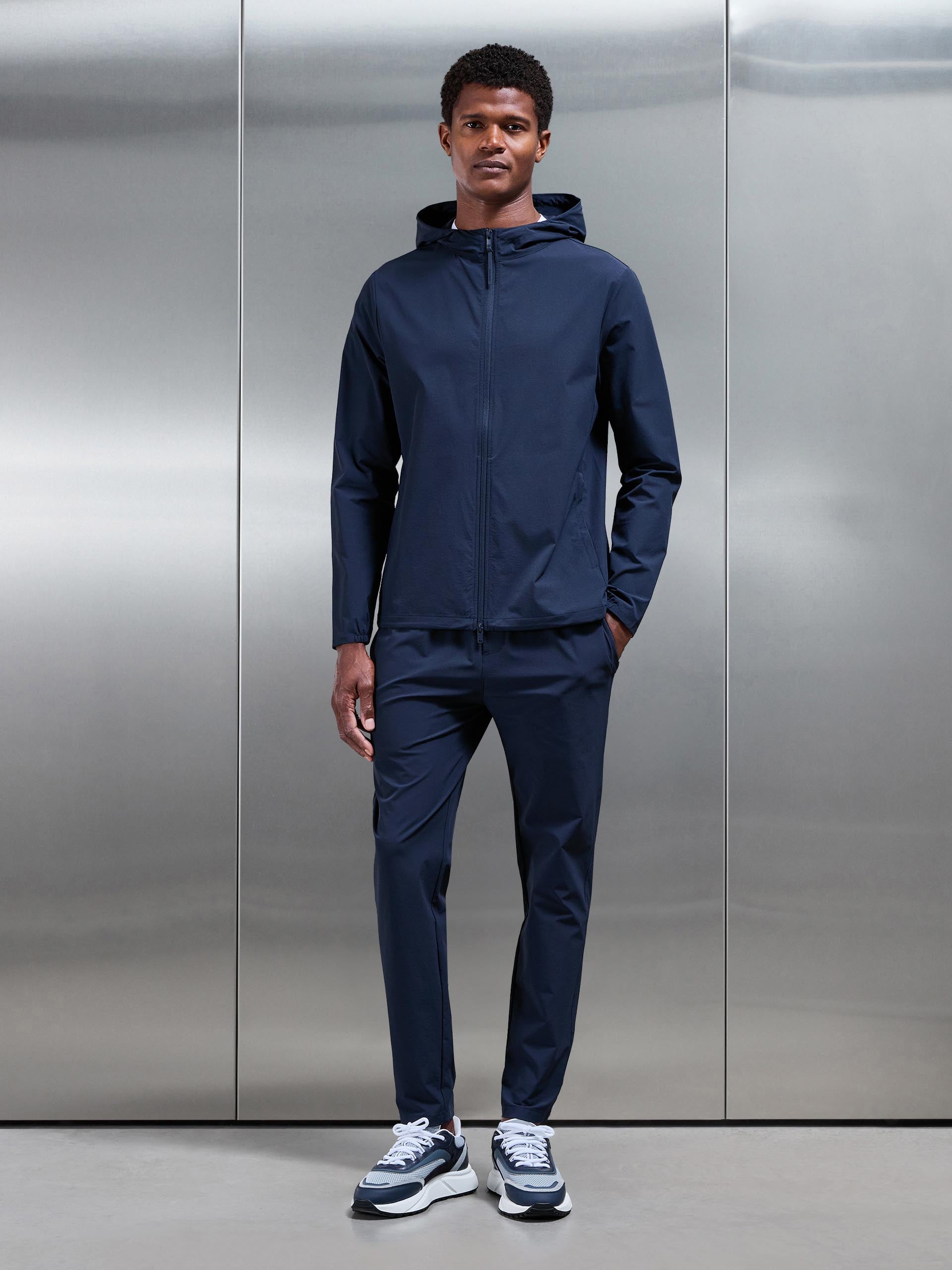 Mens Active Technical Tapered Trackpant in Navy