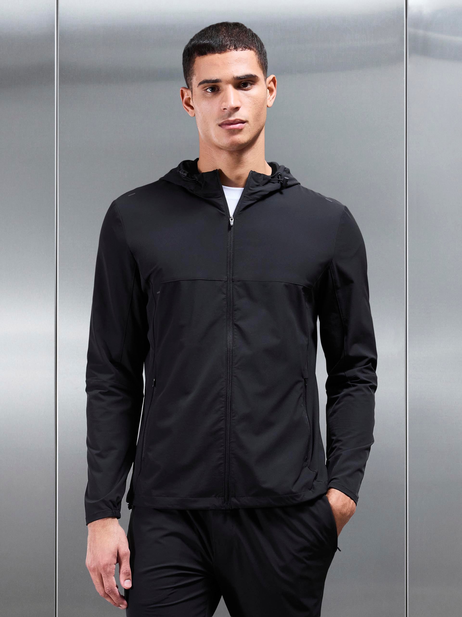 Mens Active Windbreaker in Black