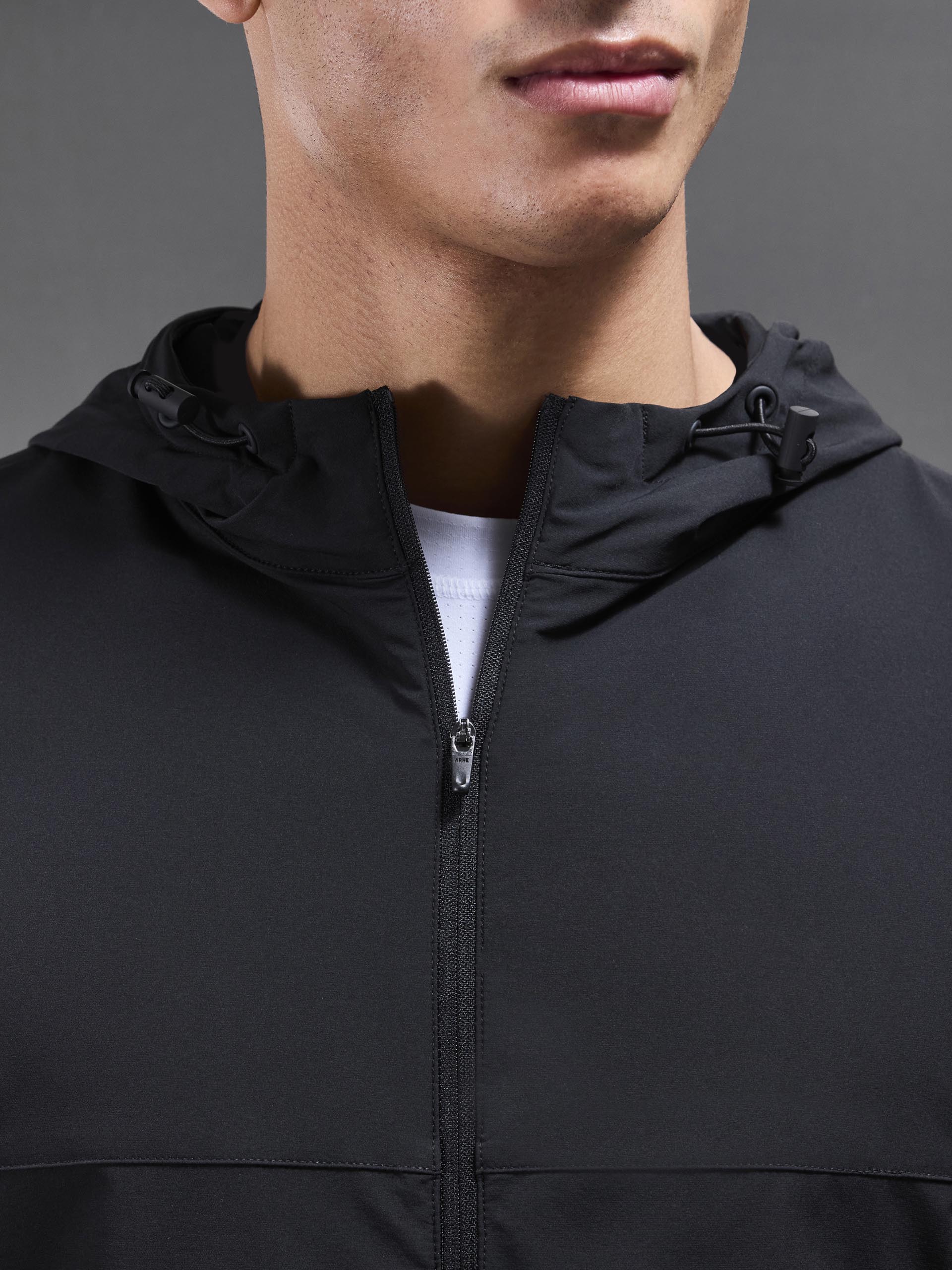Mens Active Windbreaker in Black