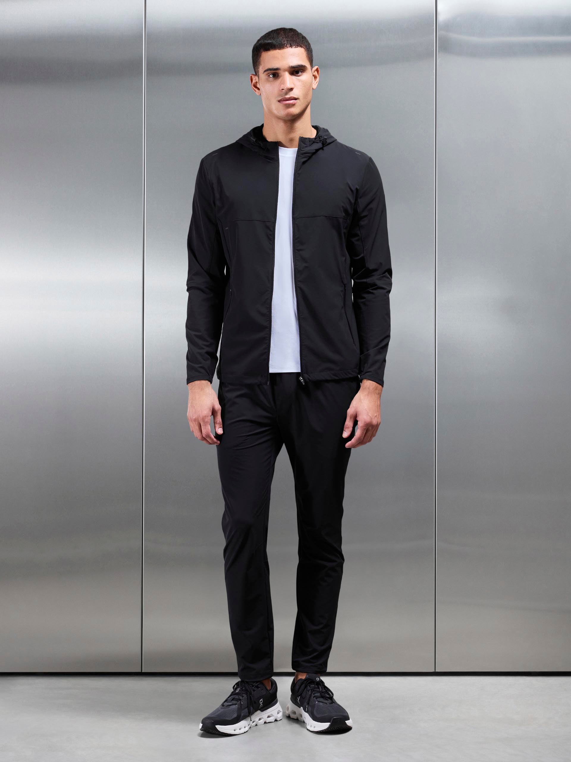 Mens Active Windbreaker in Black