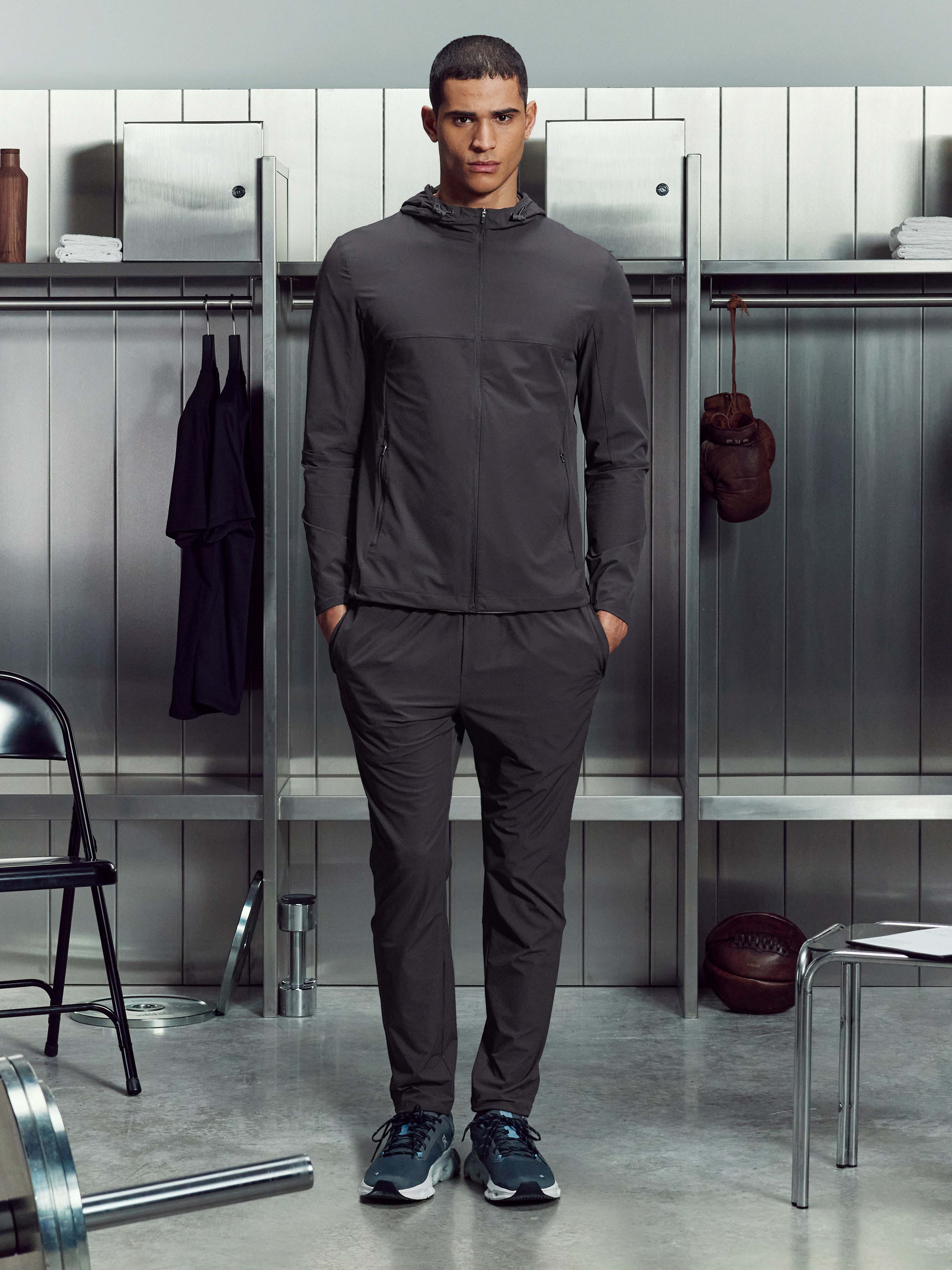 Mens Active Windbreaker in Grey