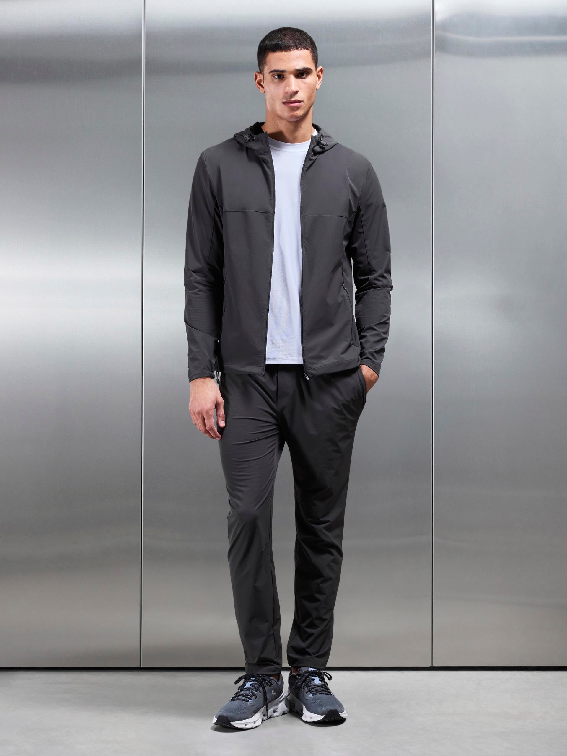Mens Active Windbreaker in Grey