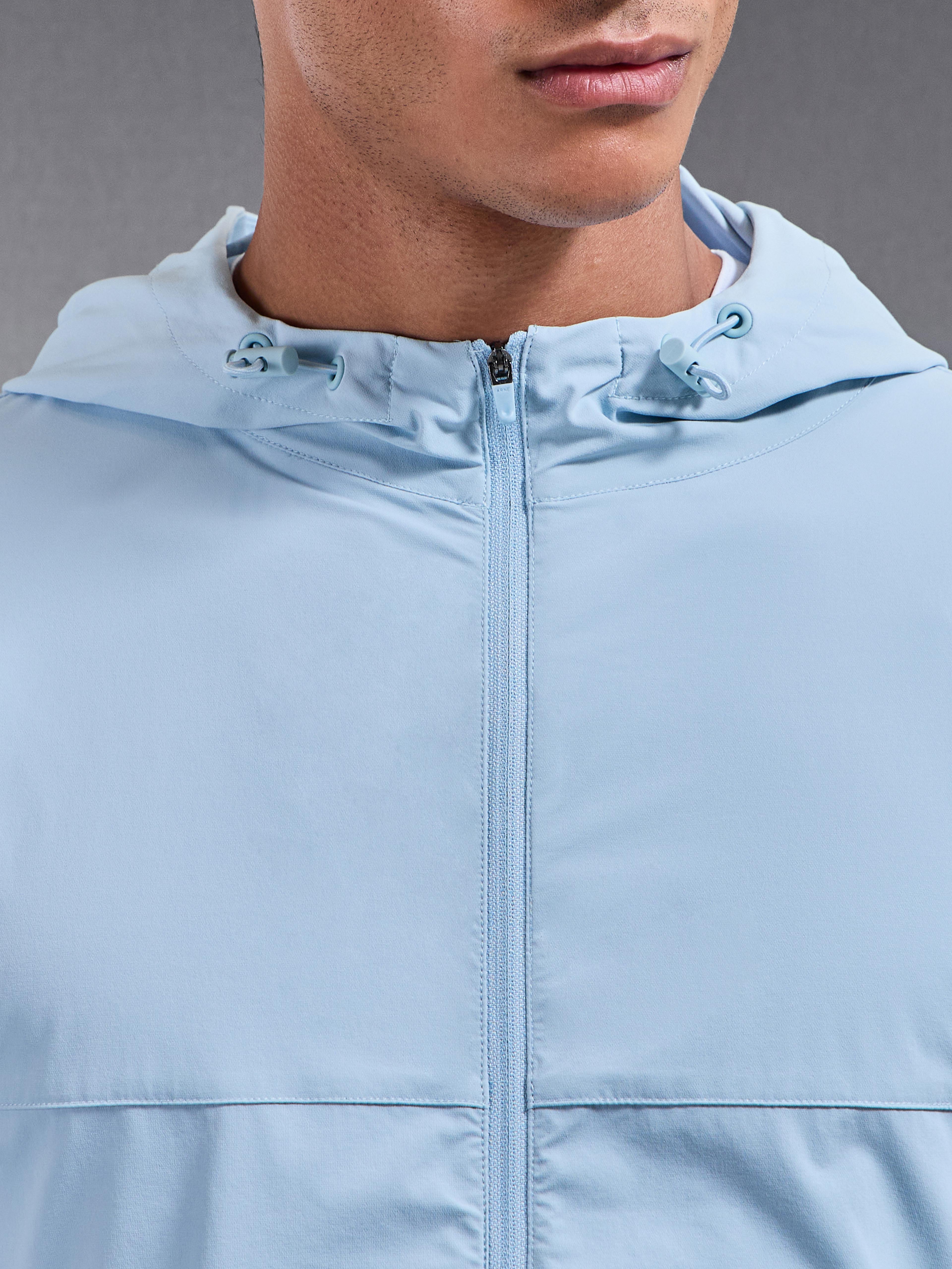 Mens Active Windbreaker in Light Blue