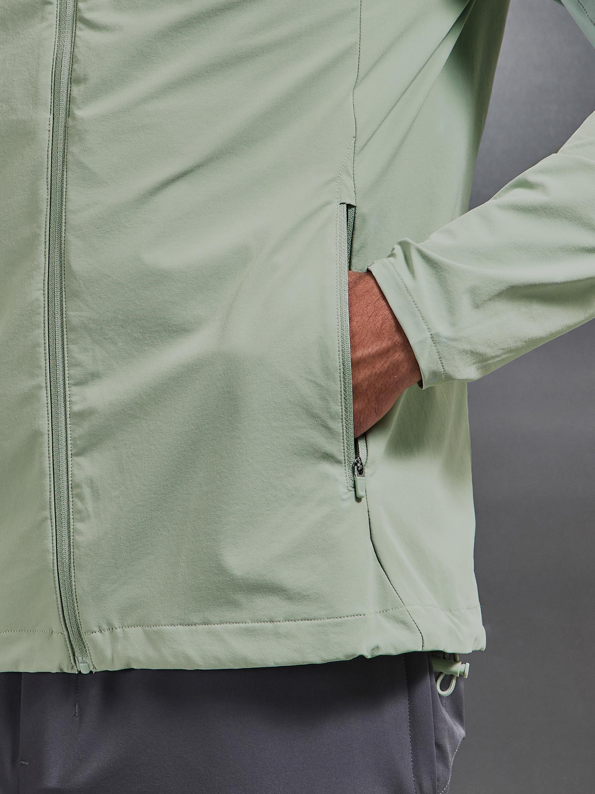 Mens Active Windbreaker in Light Sage
