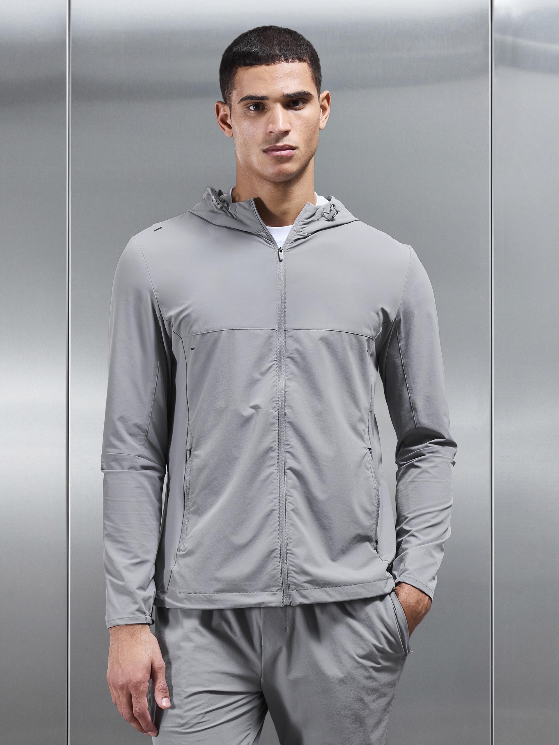Mens Active Windbreaker in Mid Grey