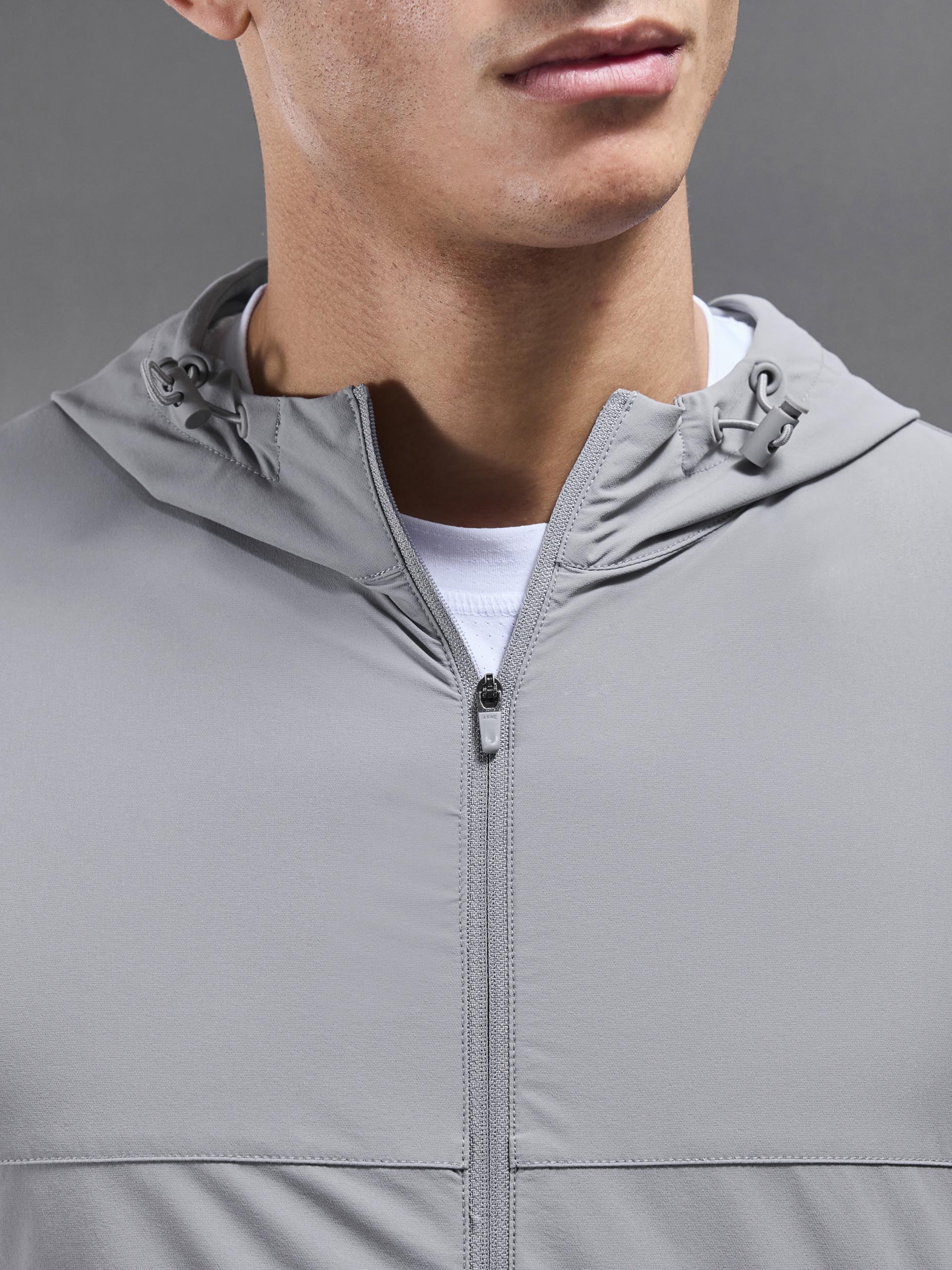 Mens Active Windbreaker in Mid Grey