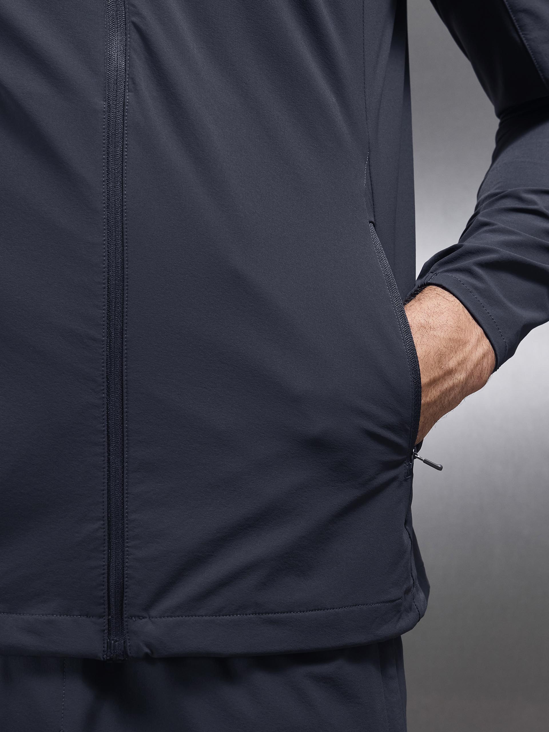Mens Active Windbreaker in Navy