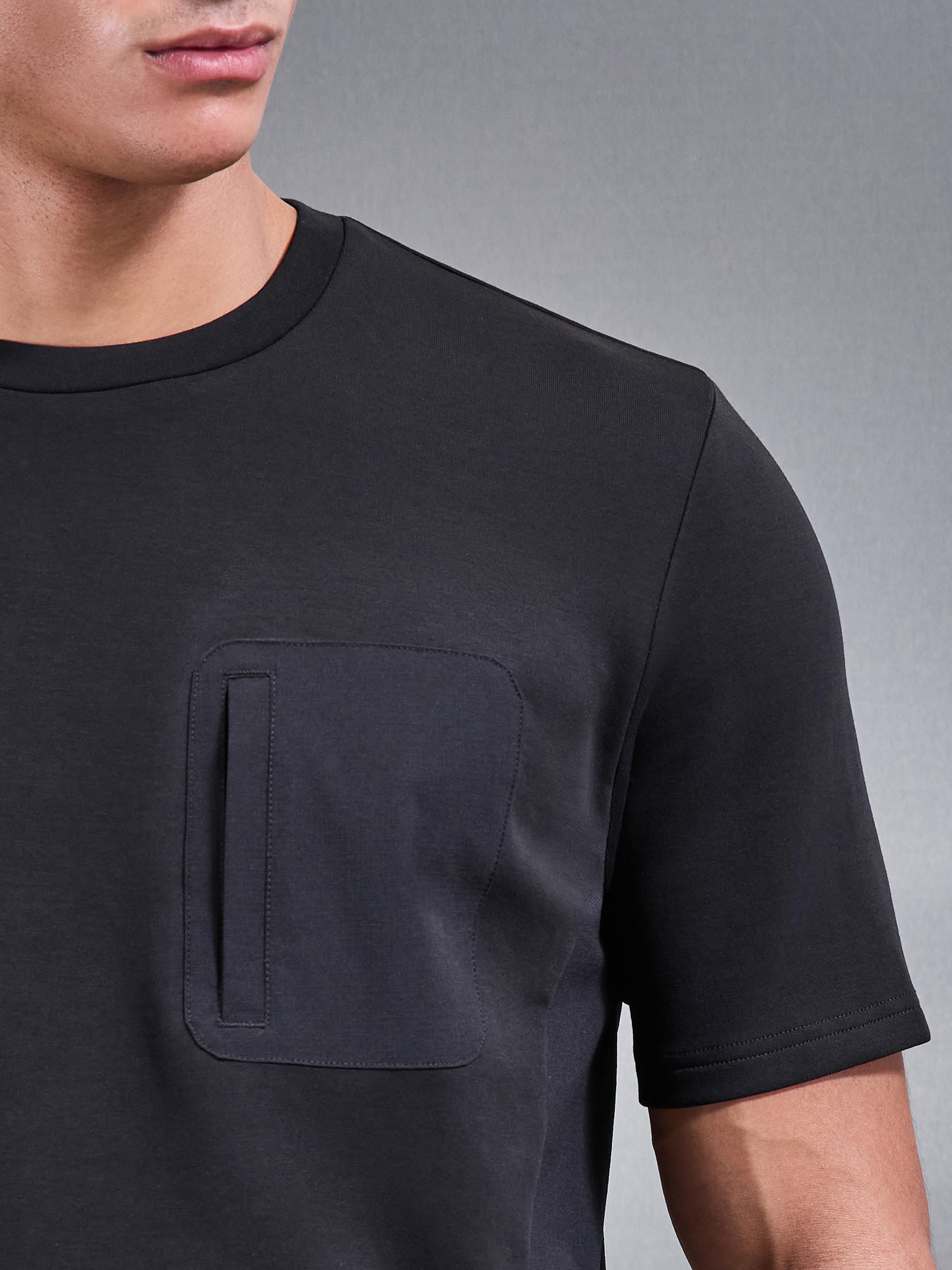 Mens AirTech Hybrid Pocket T-Shirt in Black