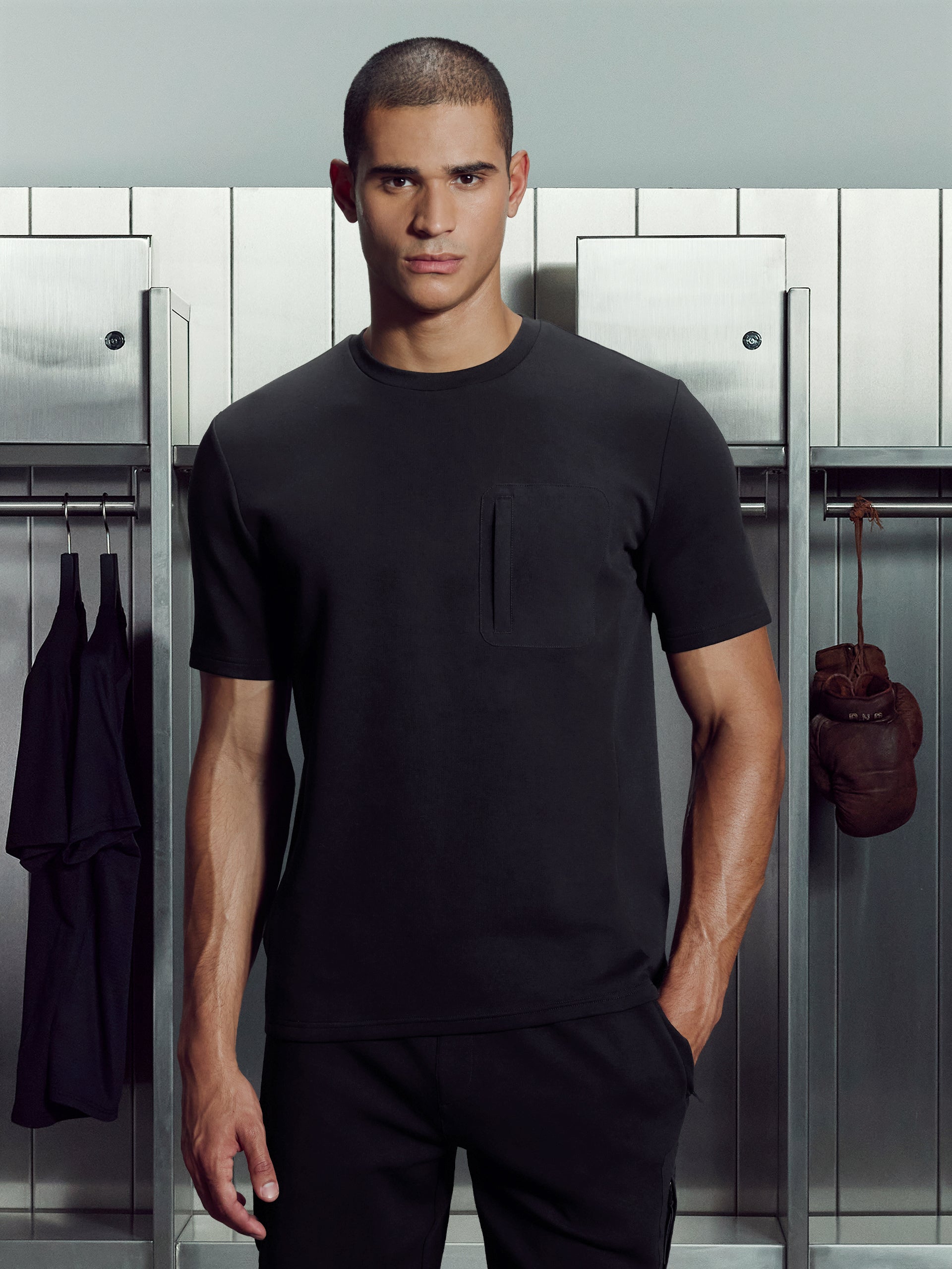 Mens AirTech Hybrid Pocket T-Shirt in Black