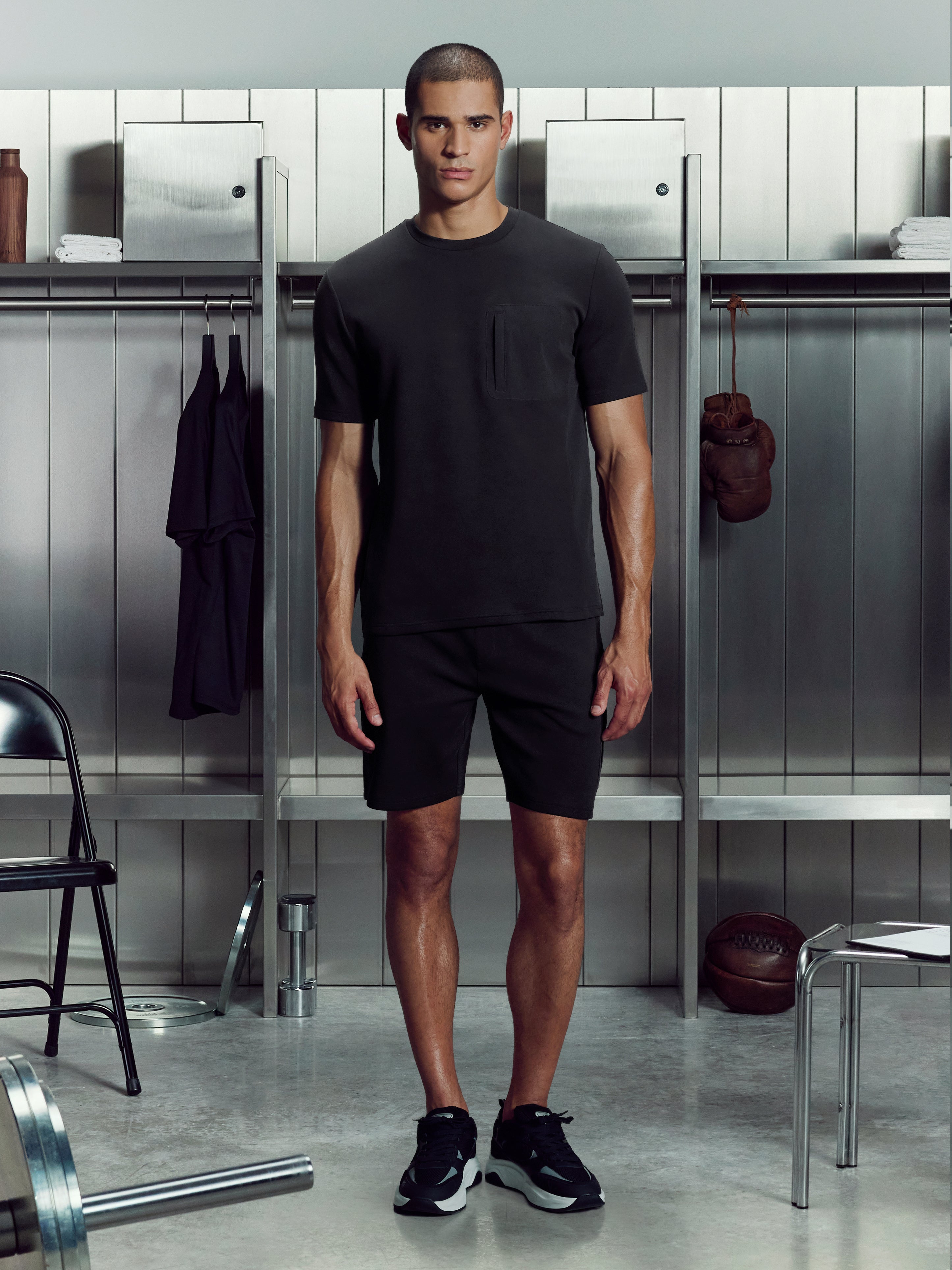 Mens AirTech Hybrid Pocket T-Shirt in Black
