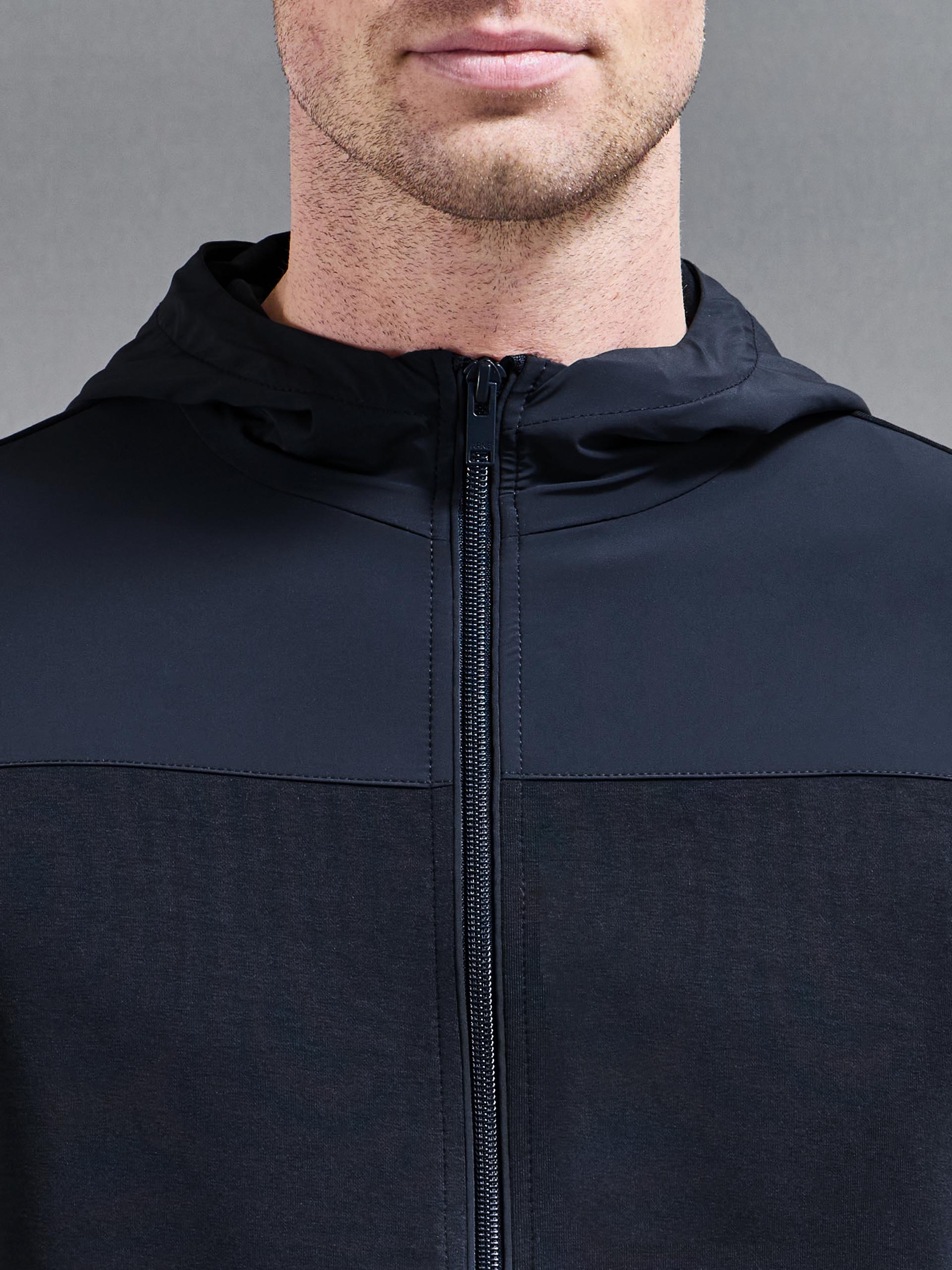 Mens Apex Hybrid Jersey Windbreaker in Navy