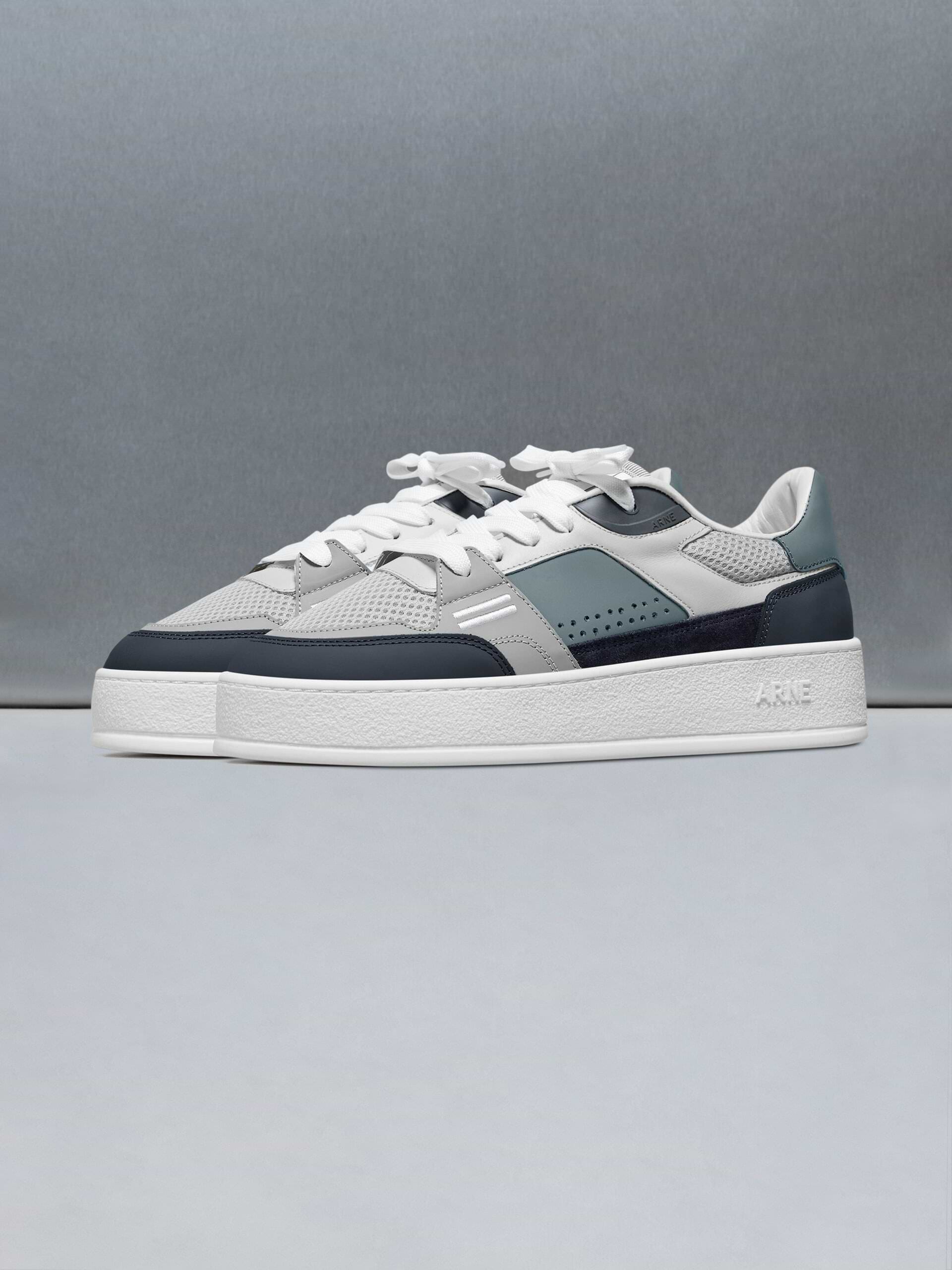 Arena Trainer 2.0 in Air Force Blue