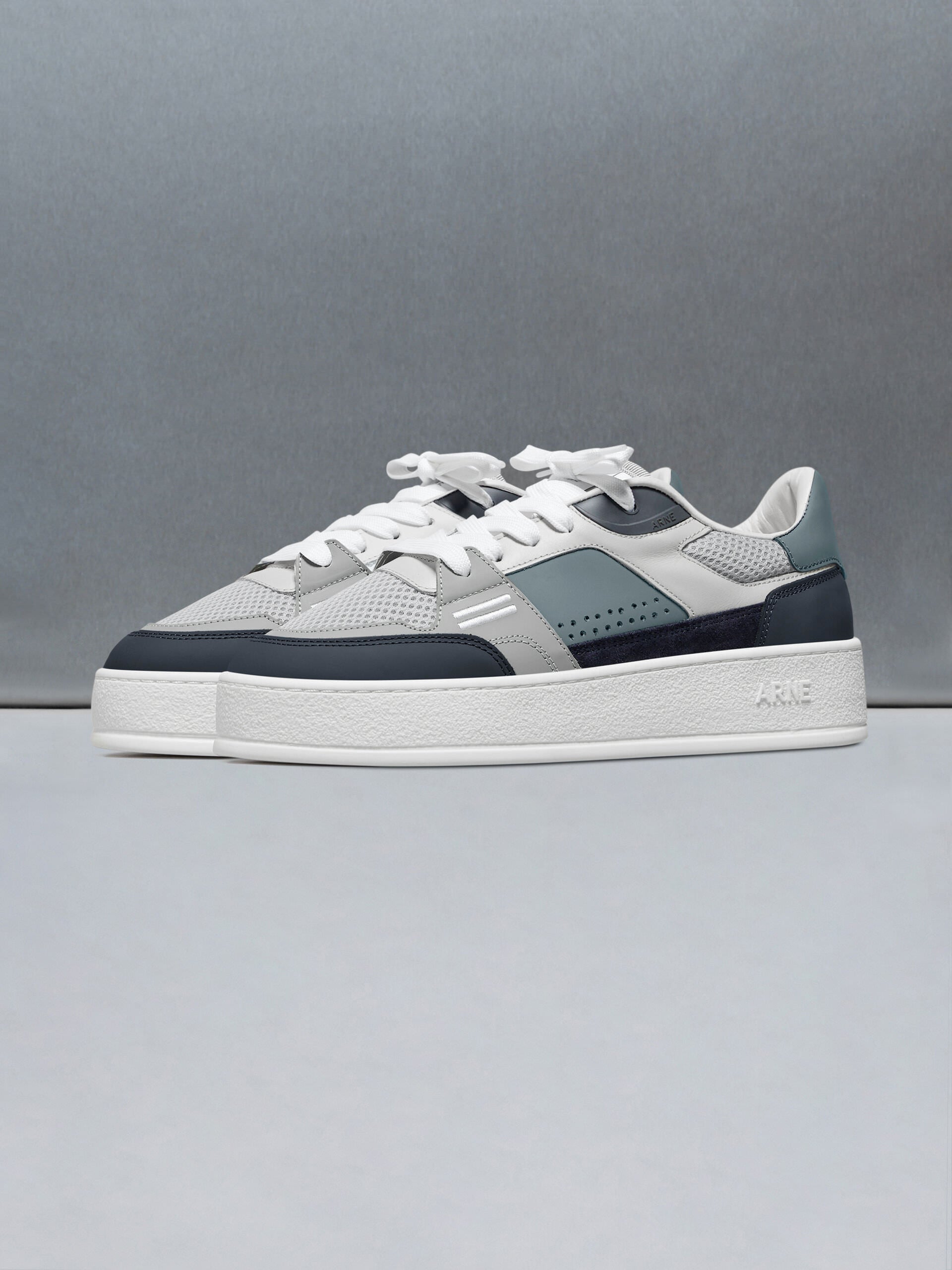 Mens Arena Trainer 2.0 in Air Force Blue