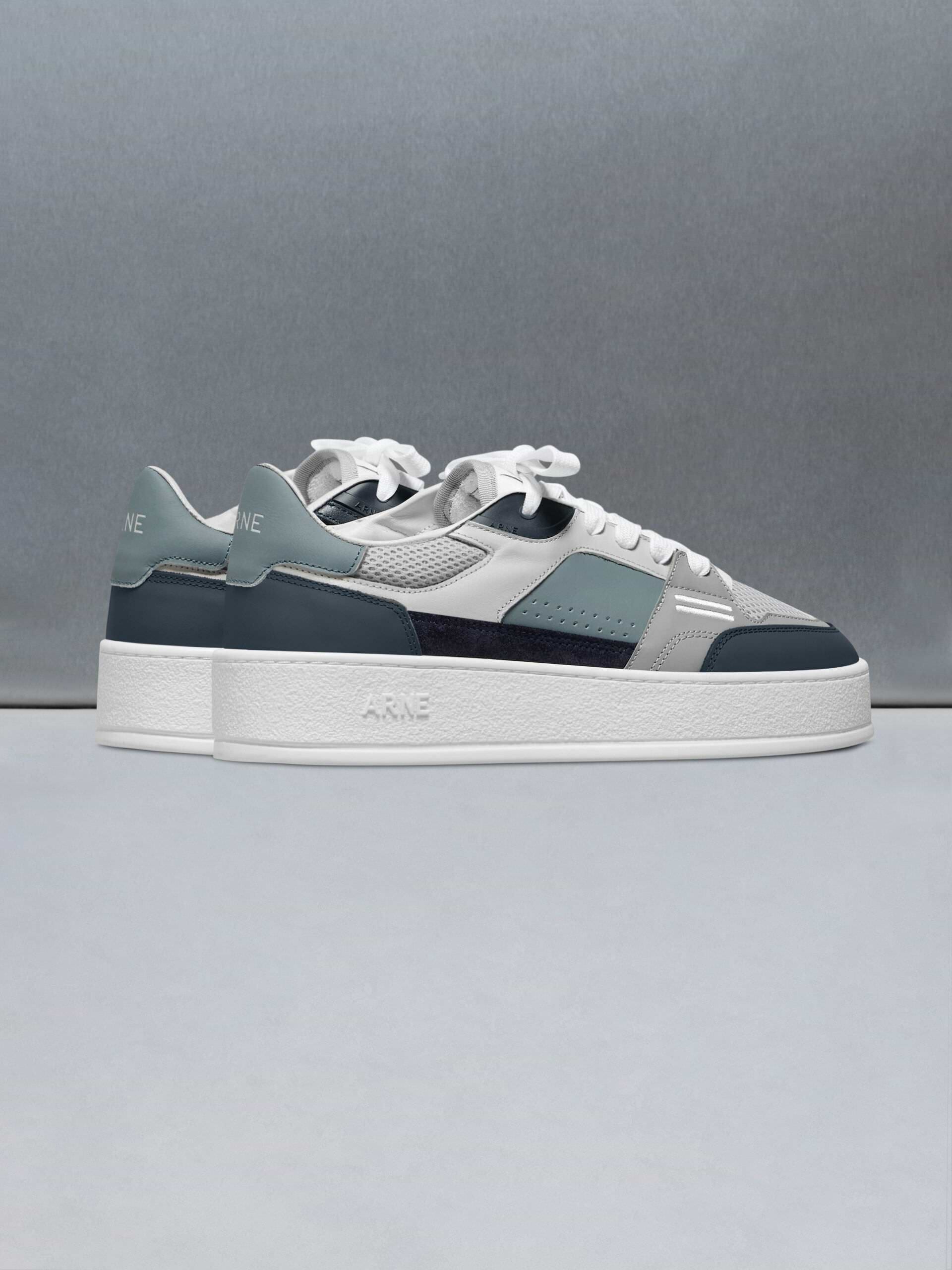 Arena Trainer 2.0 in Air Force Blue