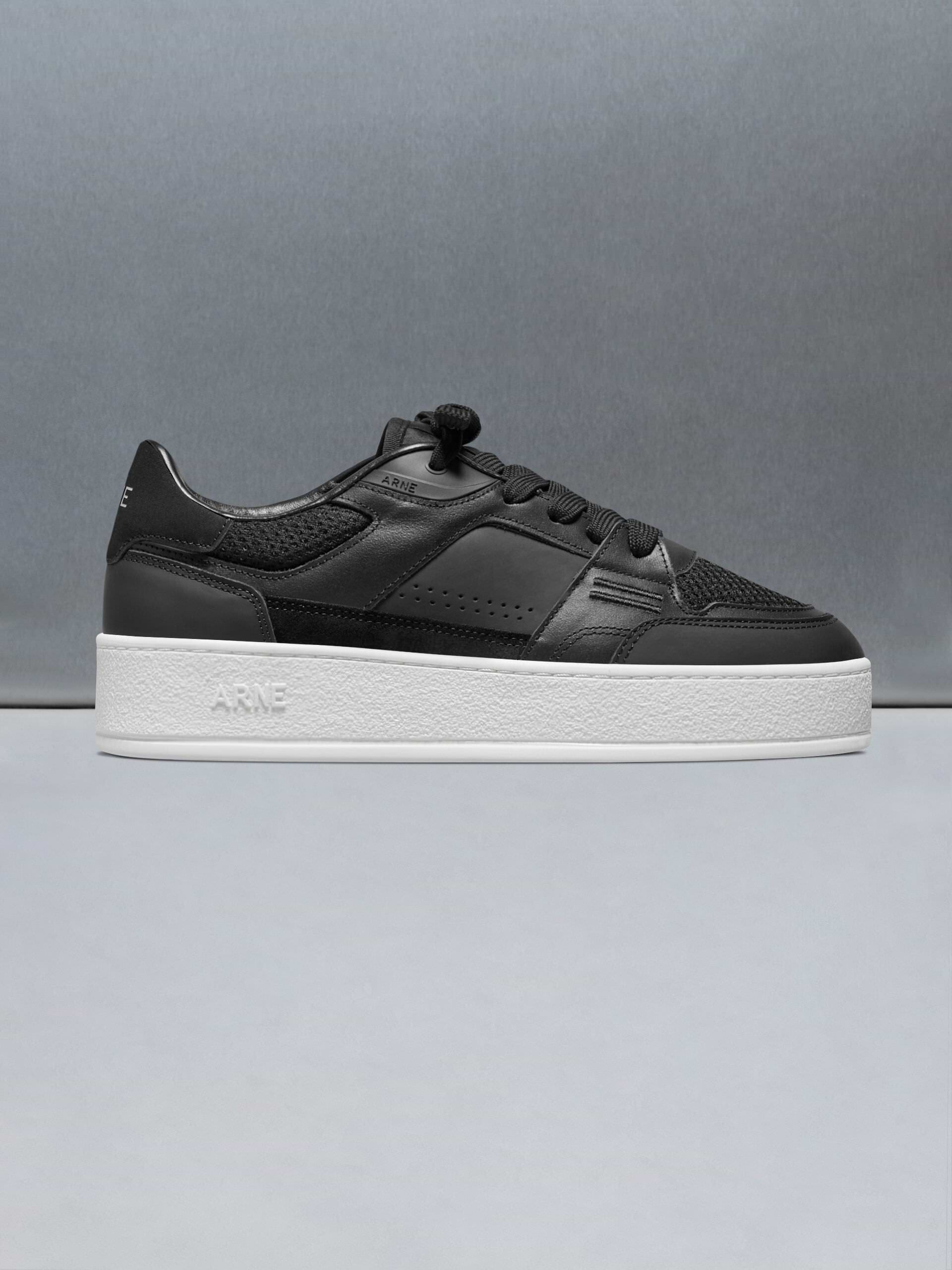 Arena Trainer 2.0 in Black