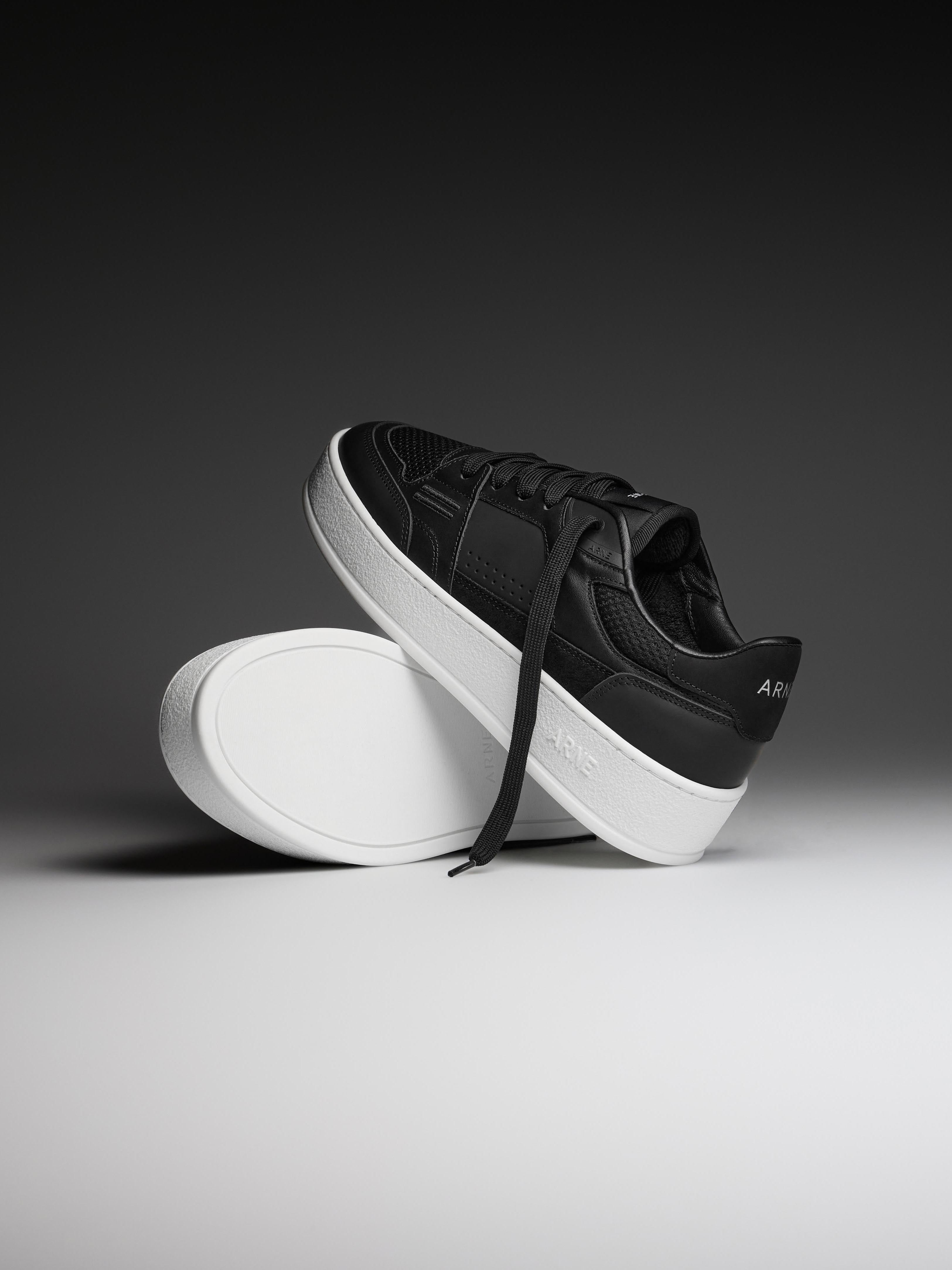Mens Arena Trainer 2.0 in Black