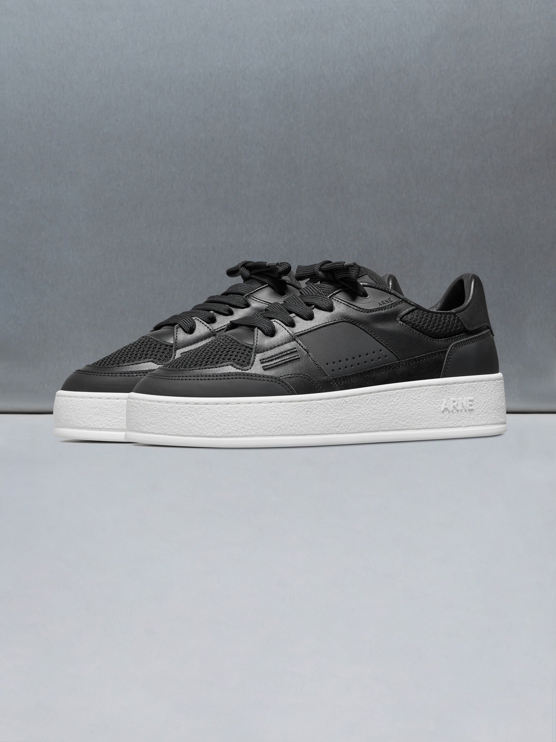 Mens Arena Trainer 2.0 in Black