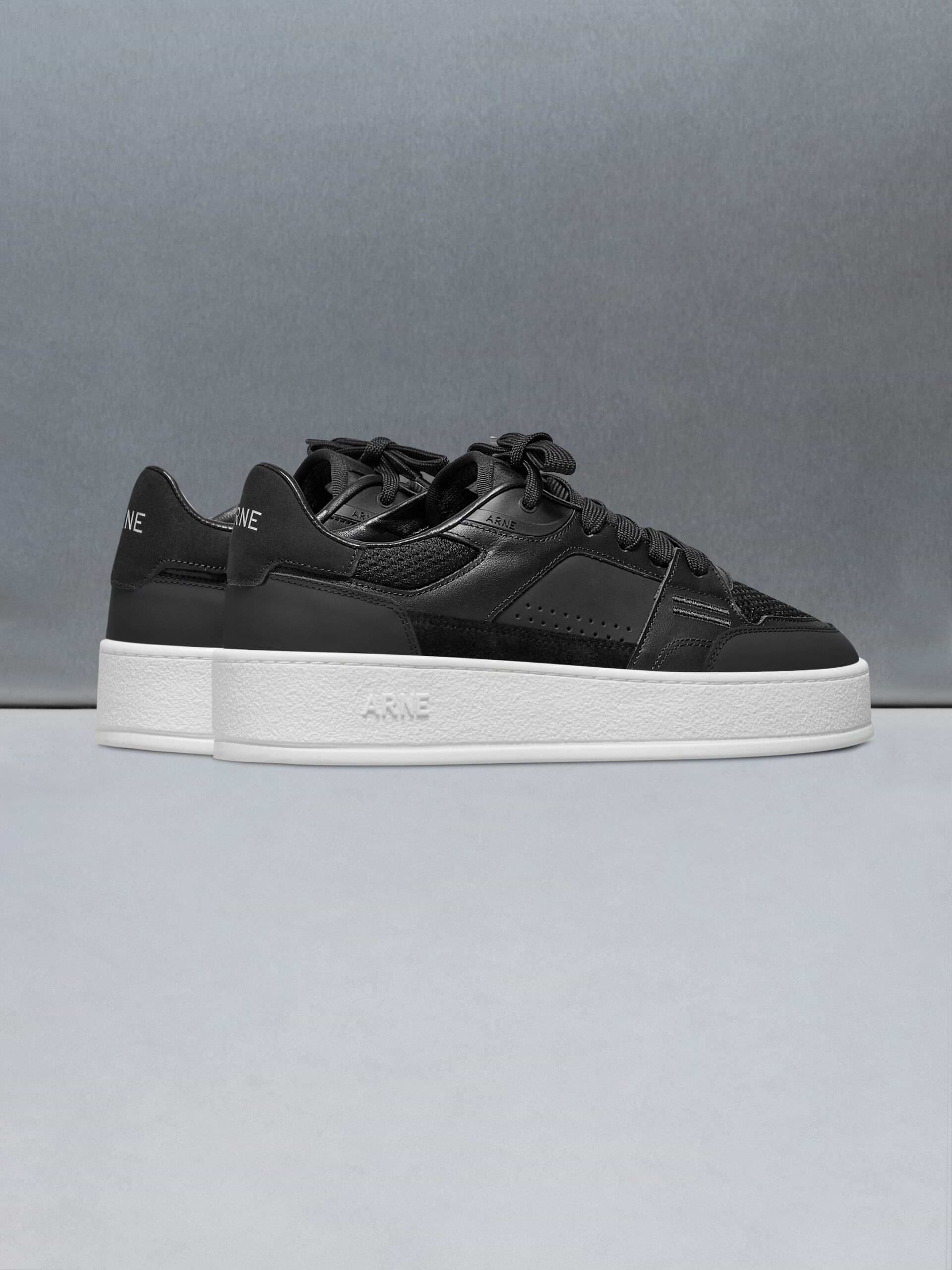 Arena Trainer 2.0 in Black