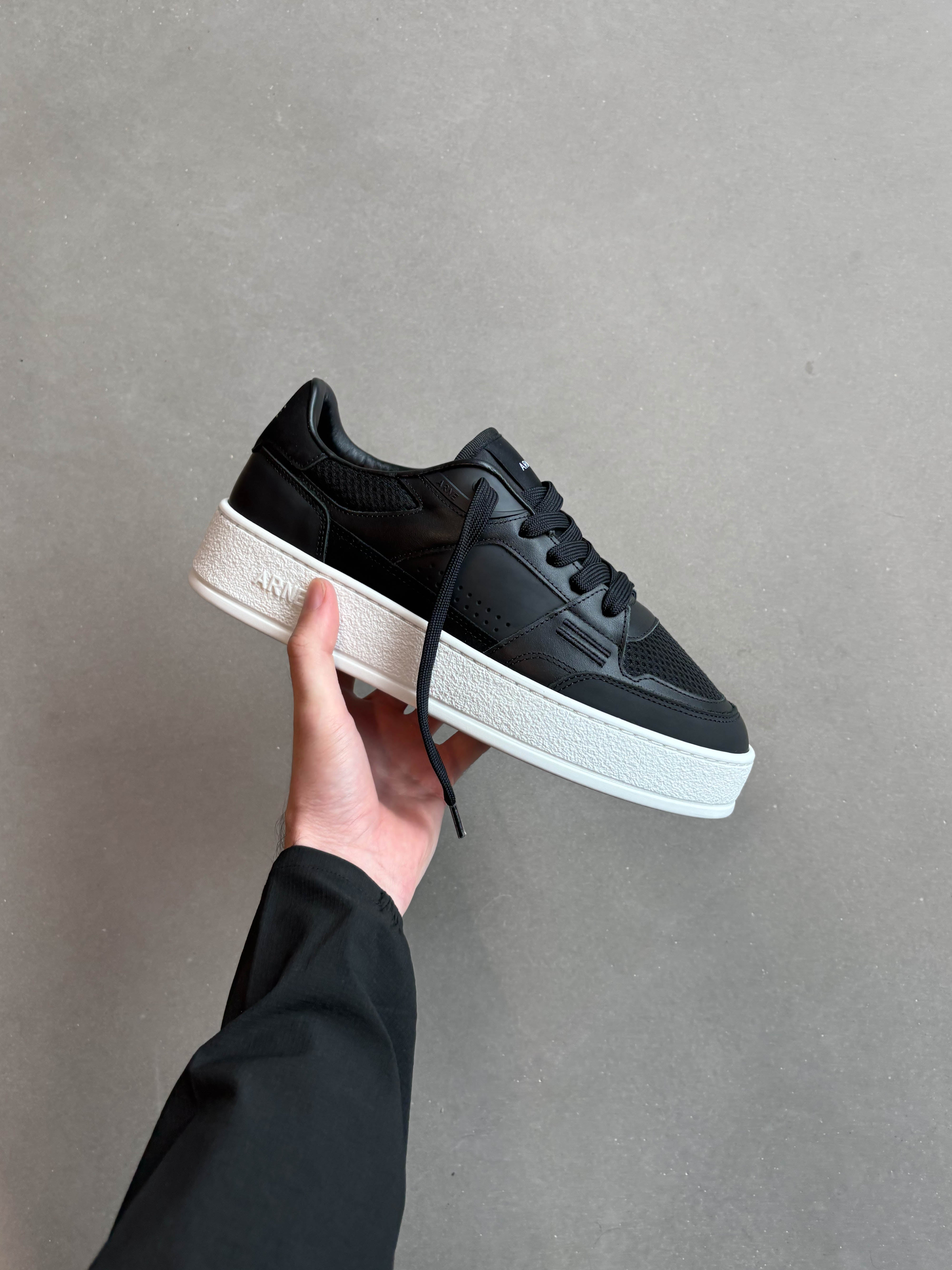 Mens Arena Trainer 2.0 in Black