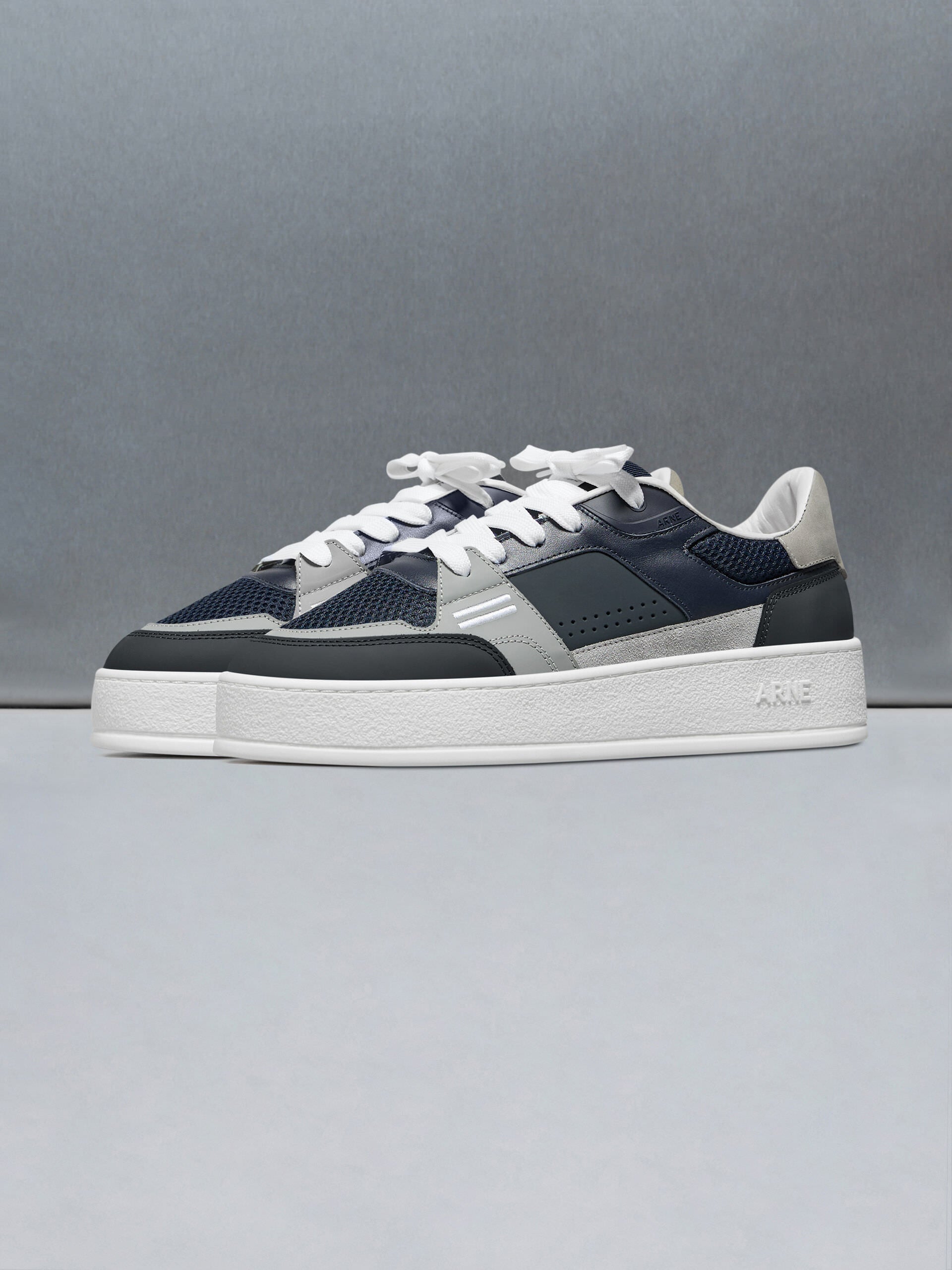 Mens Arena Trainer 2.0 in Navy Grey