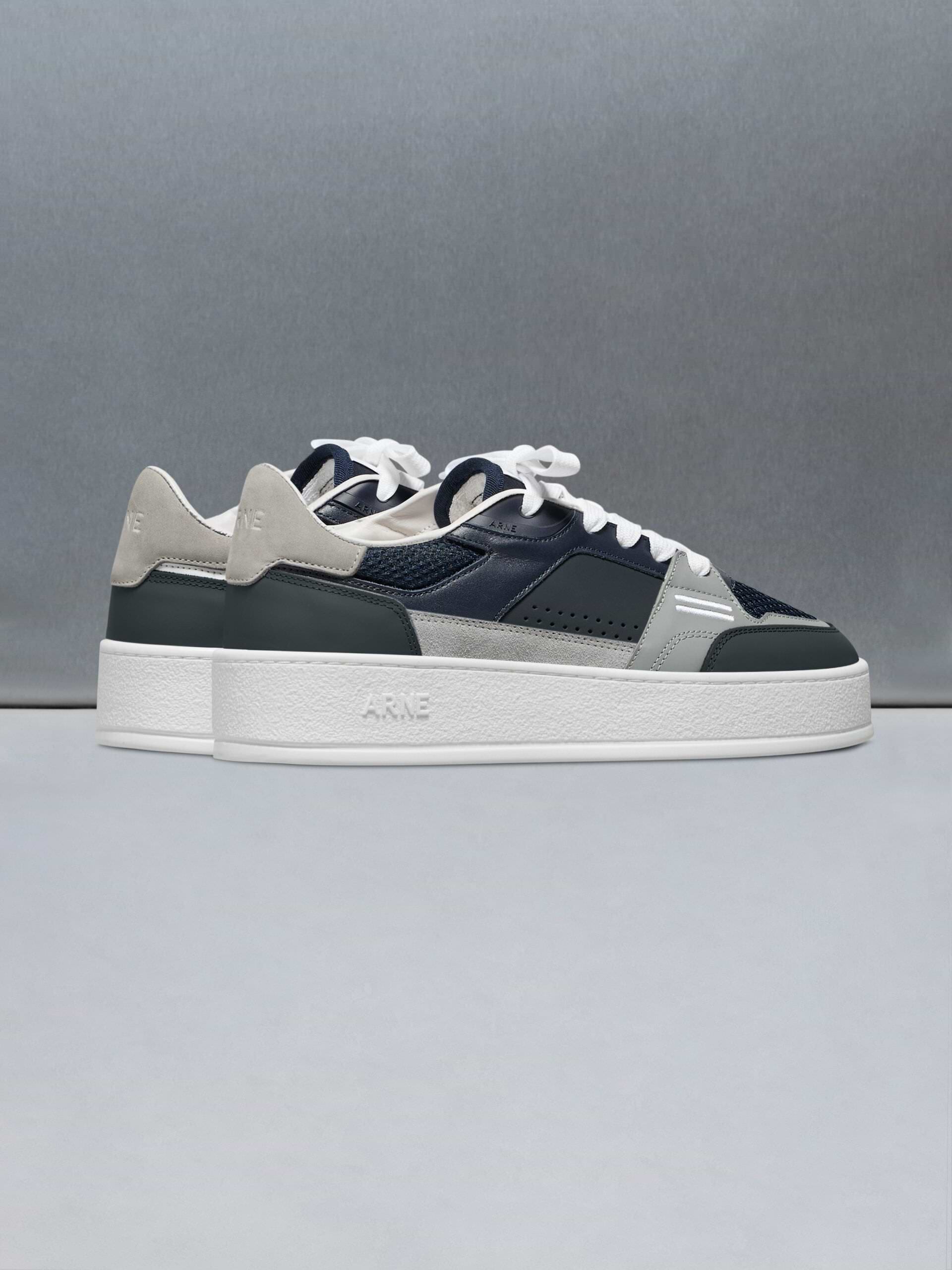 Arena Trainer 2.0 in Navy Grey