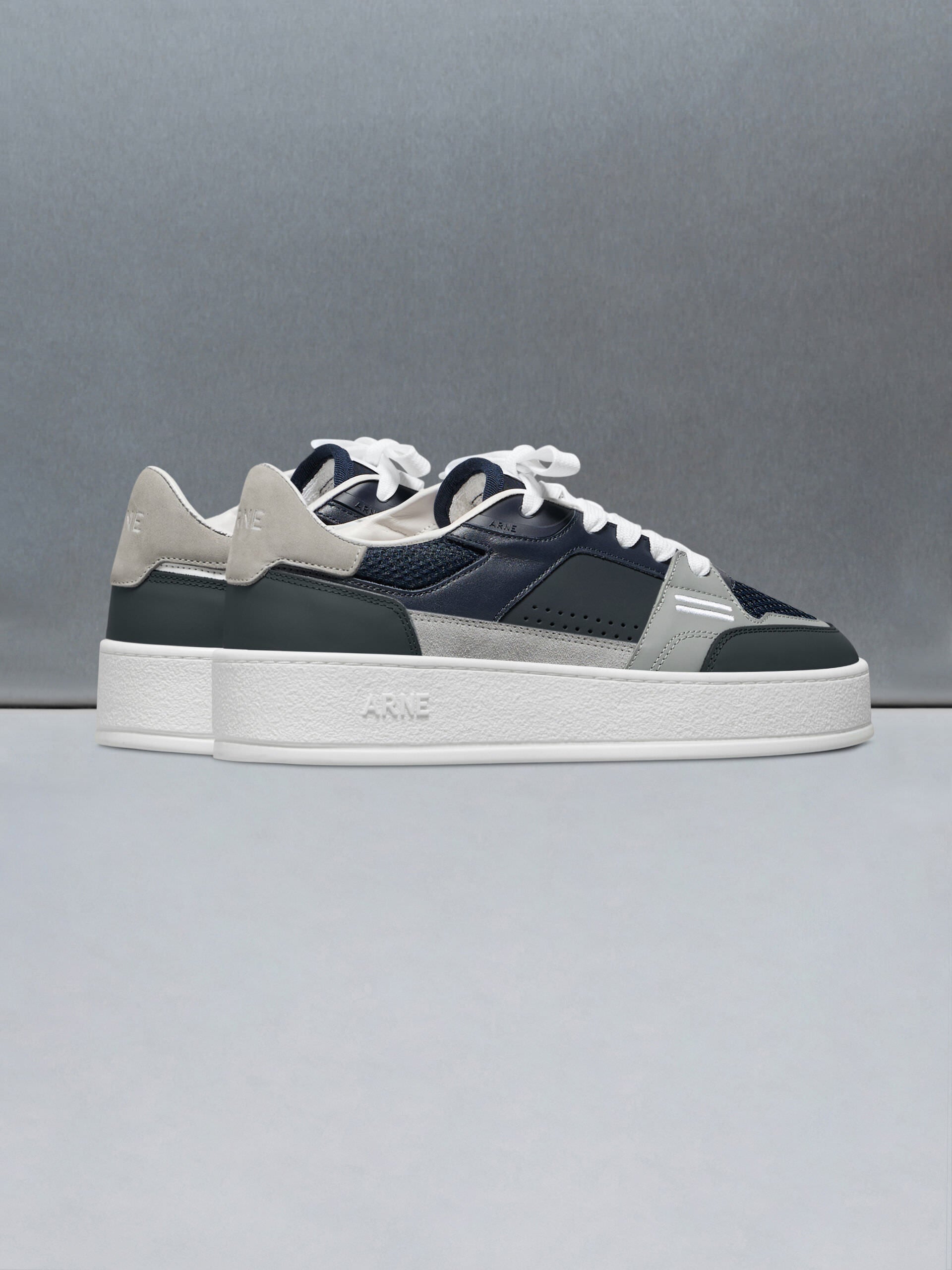 Mens Arena Trainer 2.0 in Navy Grey