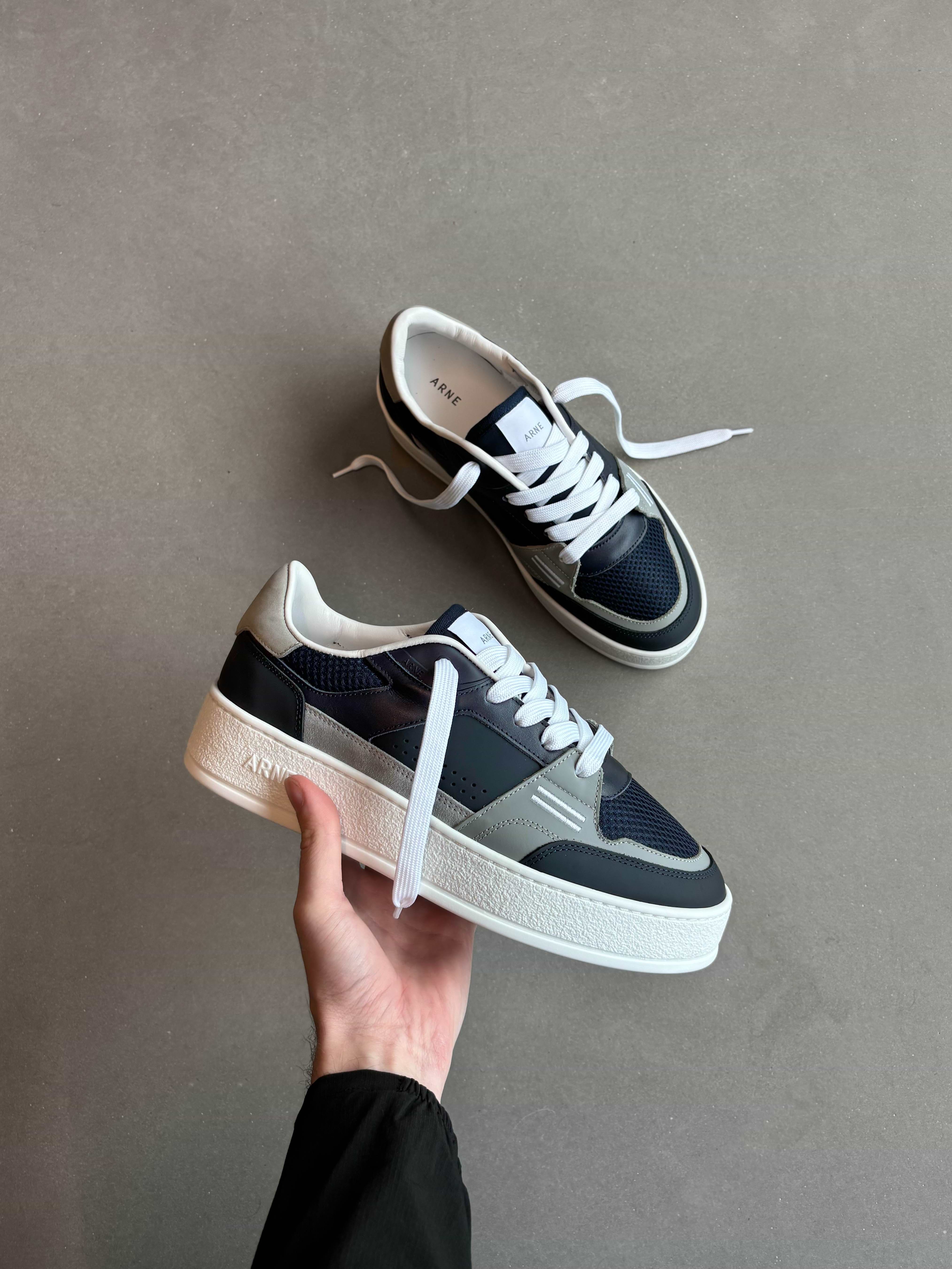 Arena Trainer 2.0 in Navy Grey