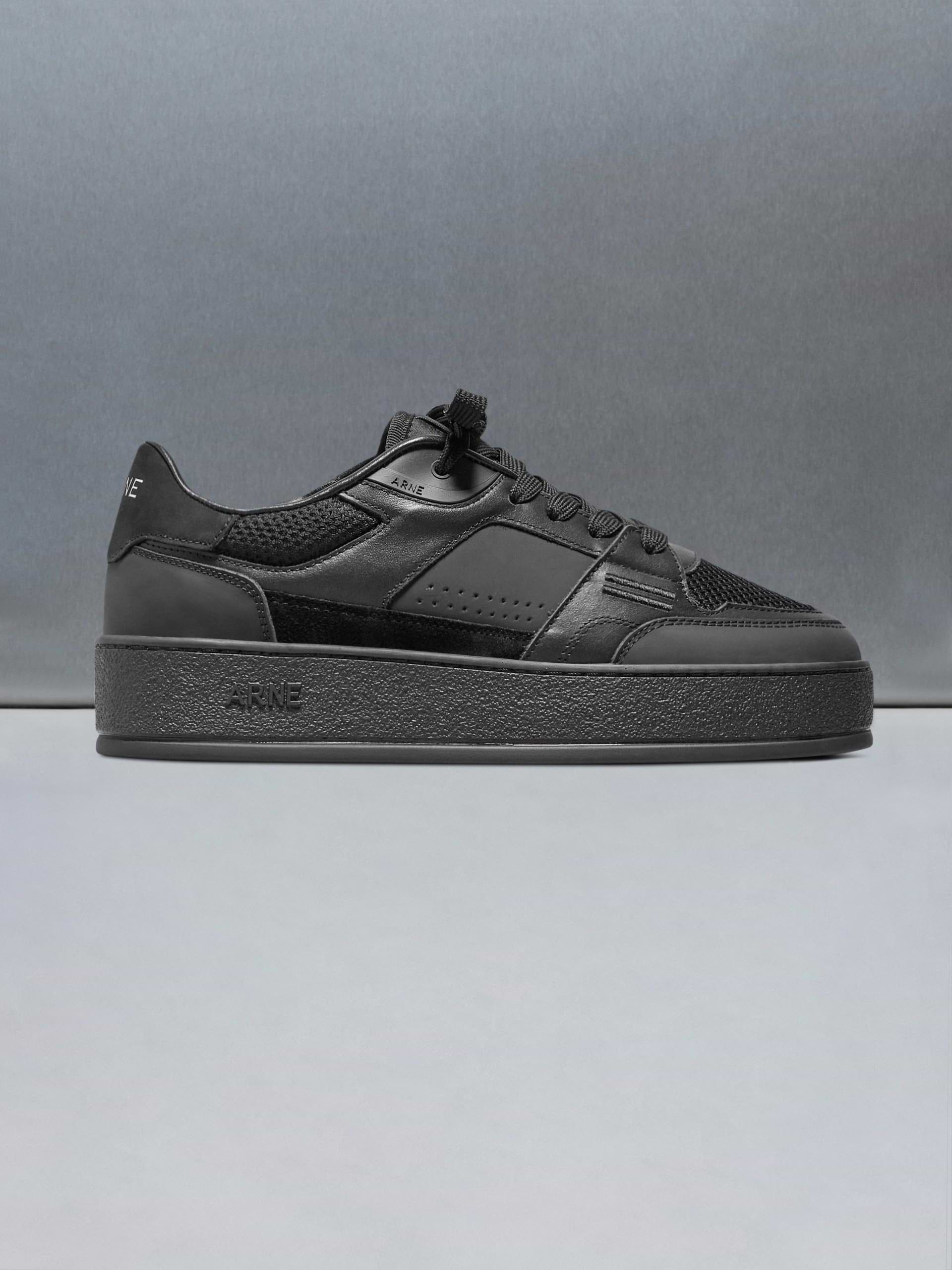 Arena Trainer 2.0 in Triple Black