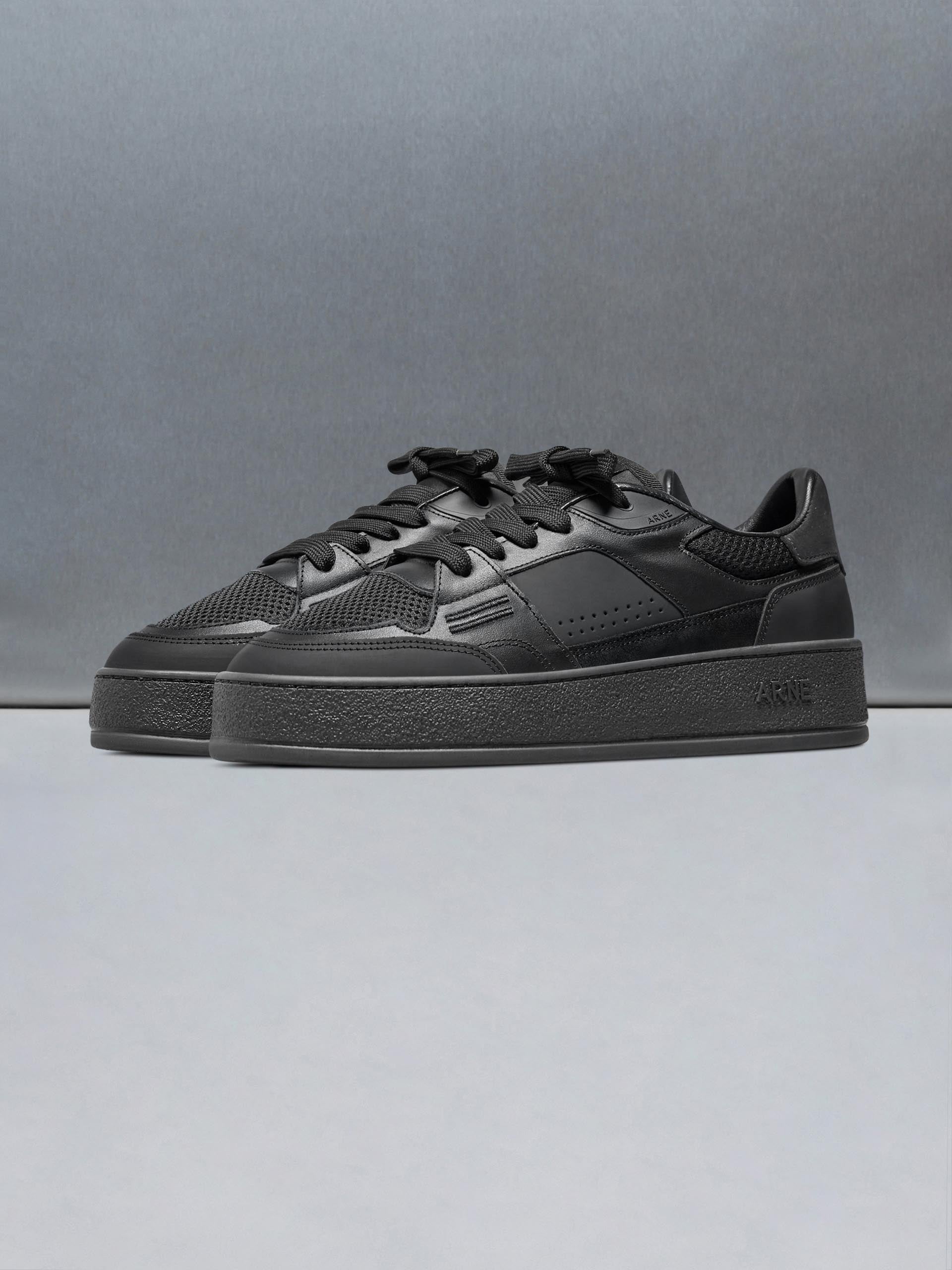 Mens Arena Trainer 2.0 in Triple Black