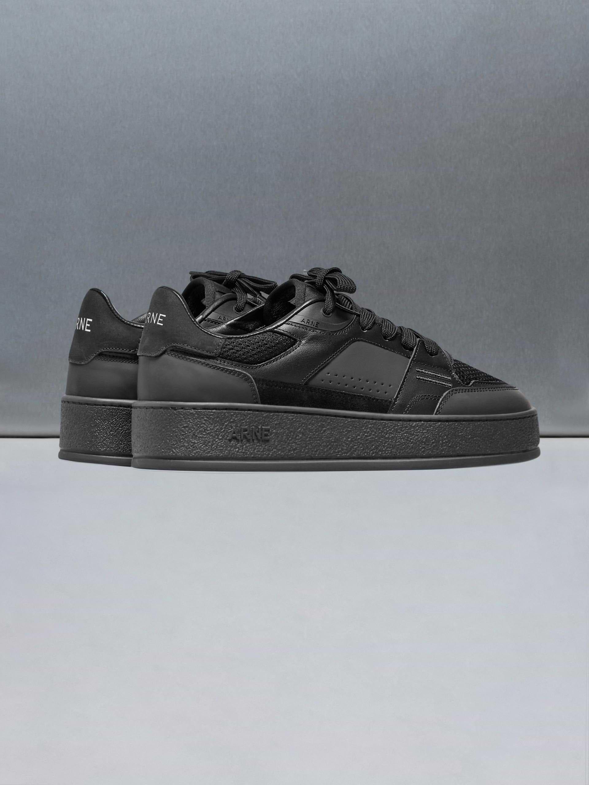 Arena Trainer 2.0 in Triple Black
