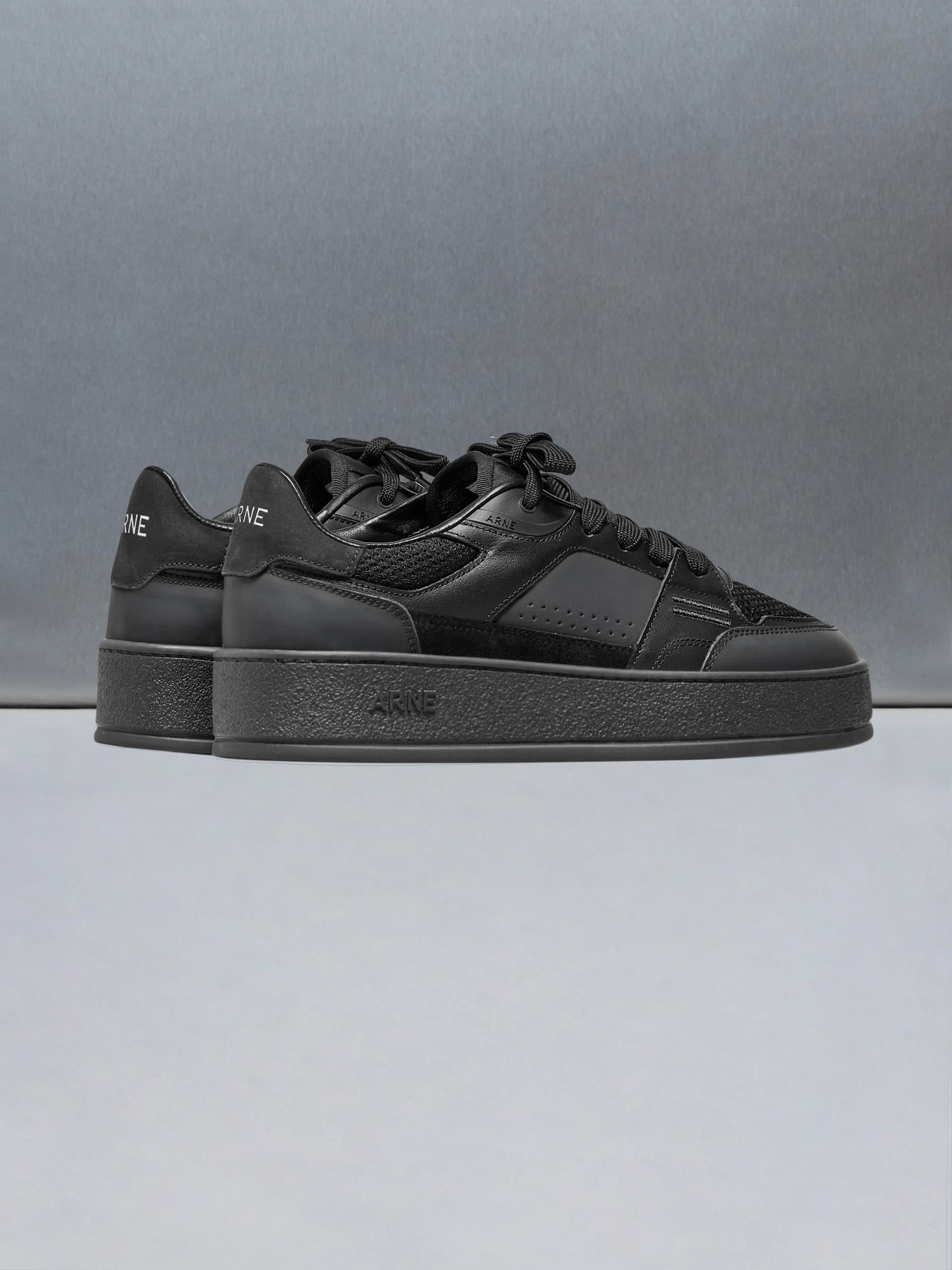 Mens Arena Trainer 2.0 in Triple Black