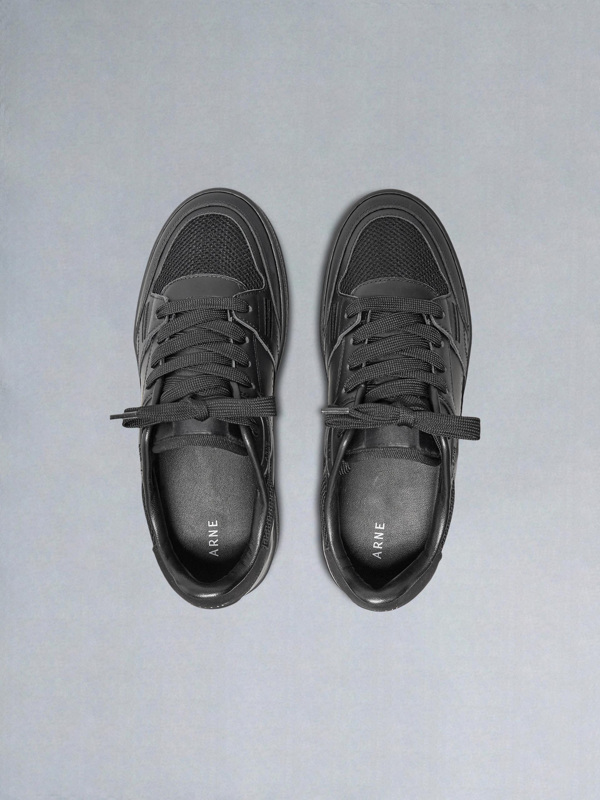 Mens Arena Trainer 2.0 in Triple Black
