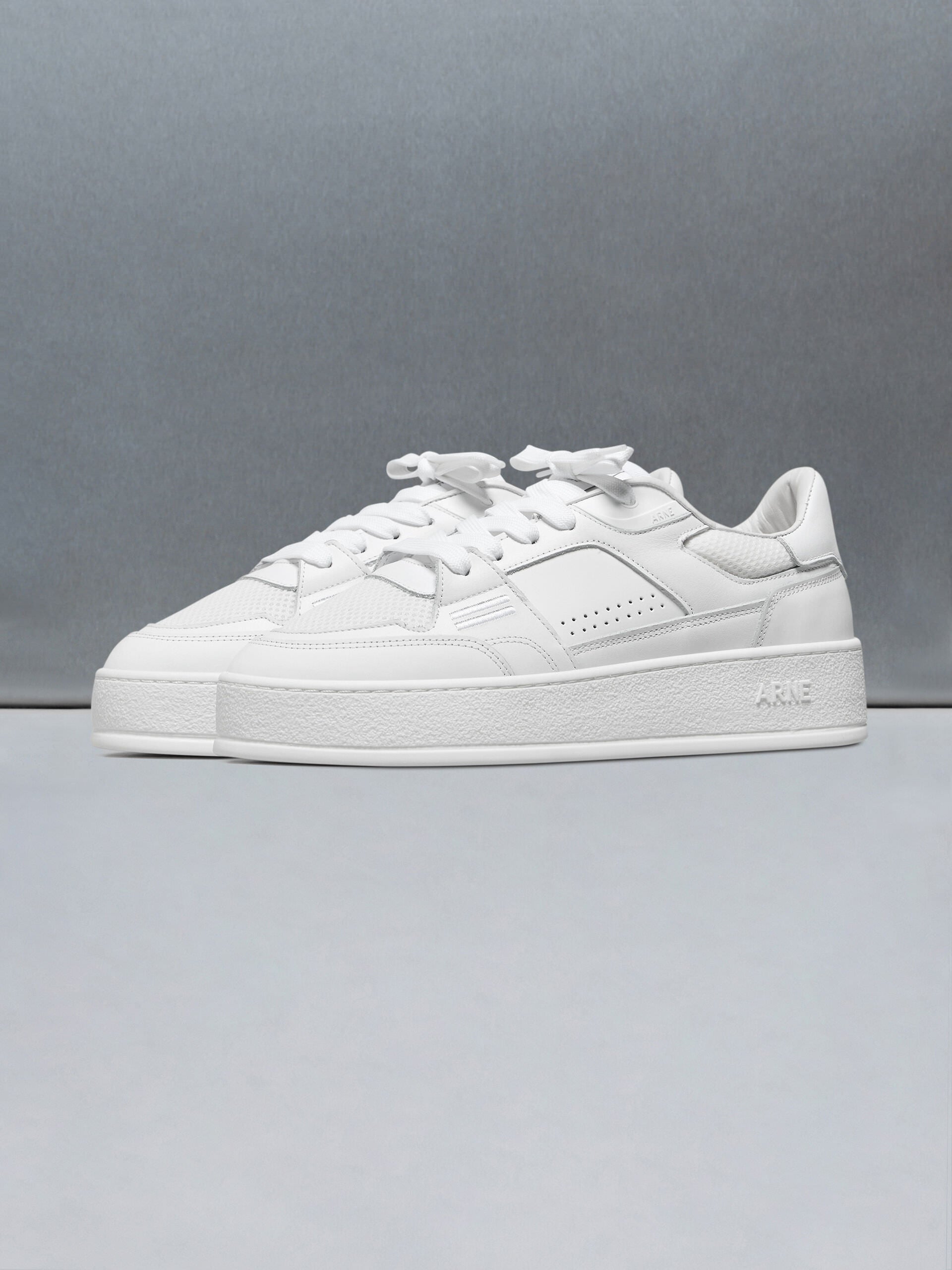 Mens Arena Trainer 2.0 in Triple White