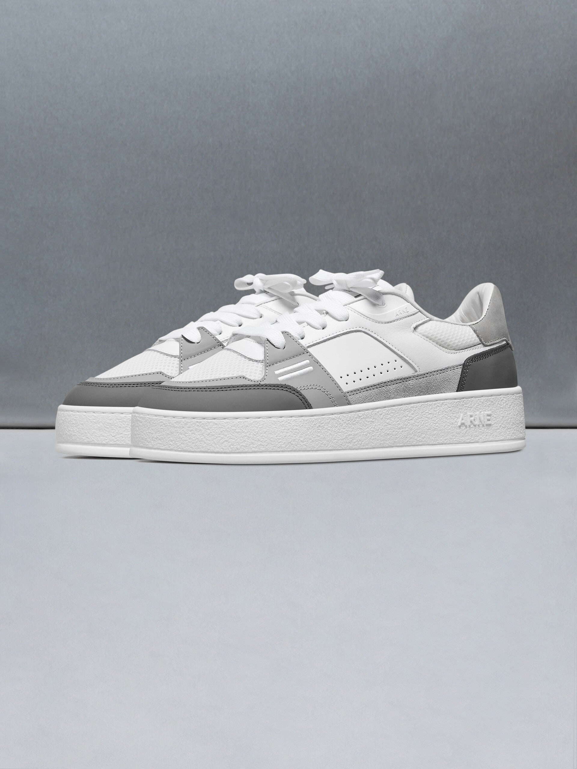 Mens Arena Trainer 2.0 in White Grey
